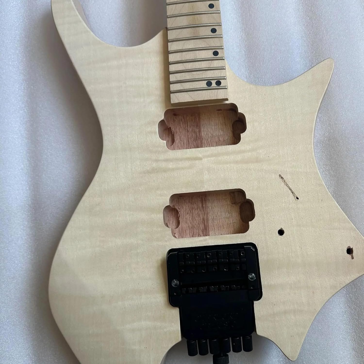 ギターブリッジとサドル エレキギター トレモロブリッジ ギターブリッジとサドル エレキギター トレモロブリッジ