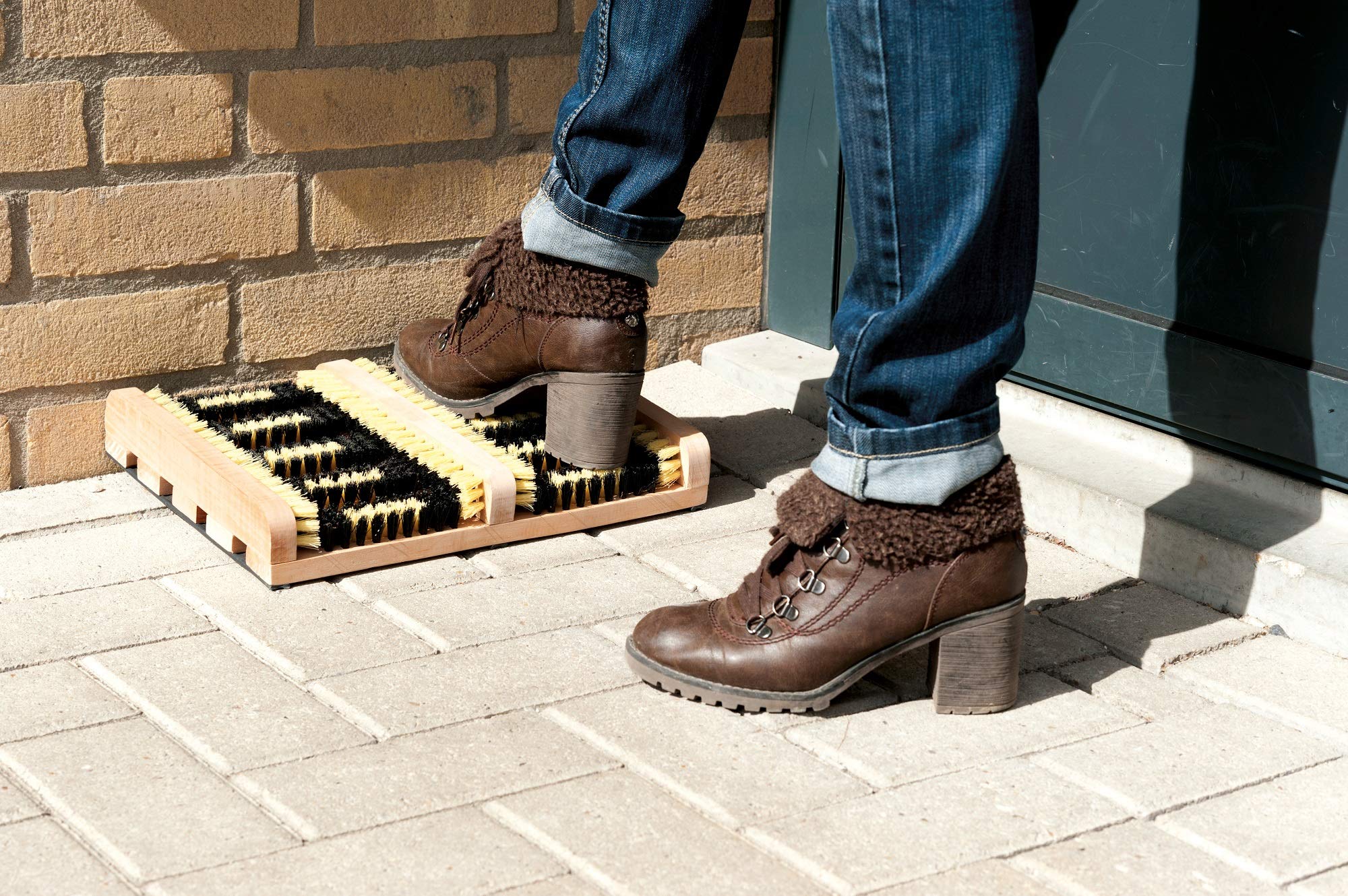 Fußmatte mit Schuhbürste - Schmutzfangmatte mit Anti-Rutsch - Türmatte für Stiefel und Schuhe - Innen- und Außenbereich - Sauberlaufmatte - Holz/Kunststoff - 35 x 26 x 5,5 cm