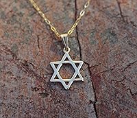 Vista 2 de Collar de estrella de David, collar de Magen David relleno de oro, fina estrella de David de oro, collar religioso, joyería judía de murciélago