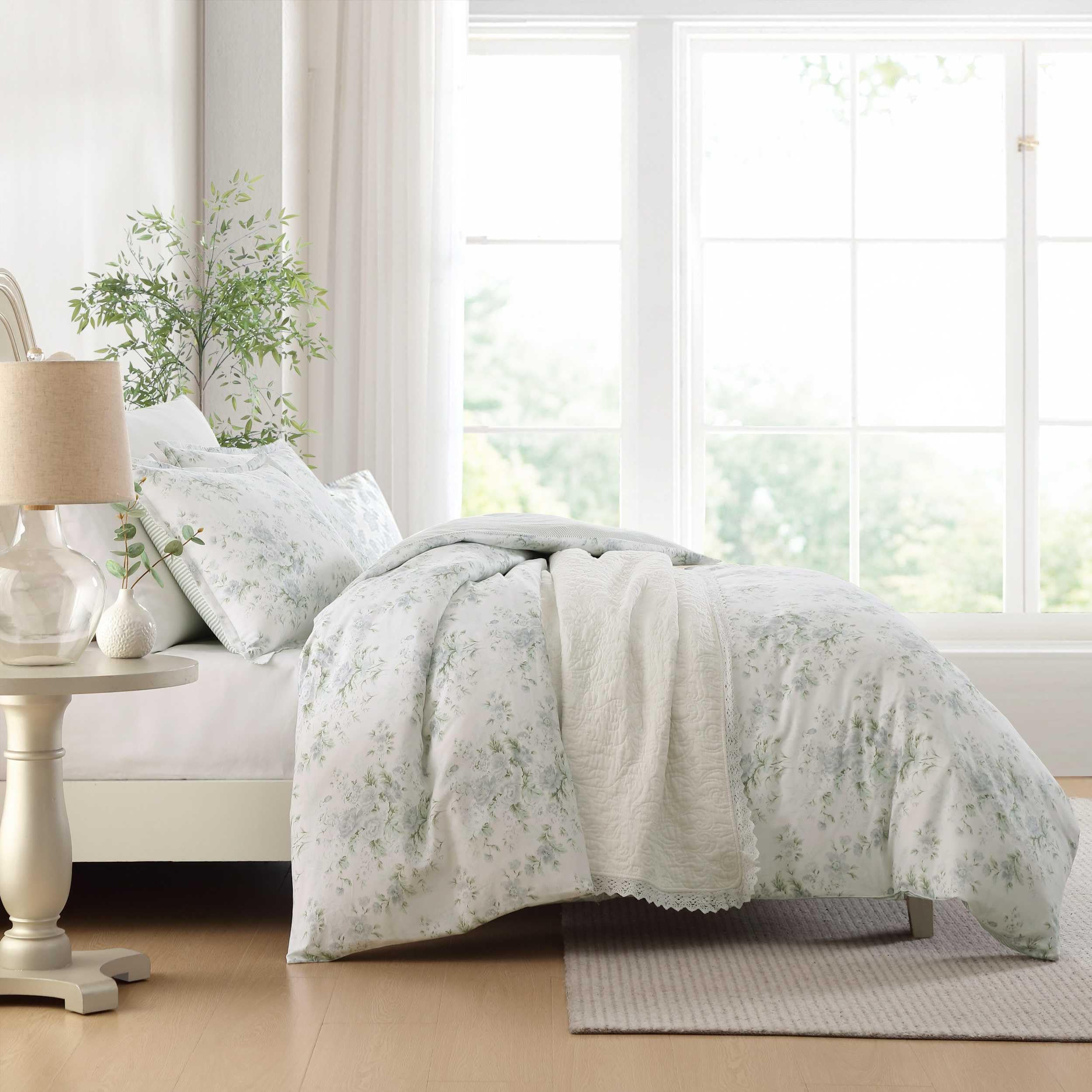 Amazon｜Laura Ashley - 掛け布団カバーセット、お揃いの枕カバー付き