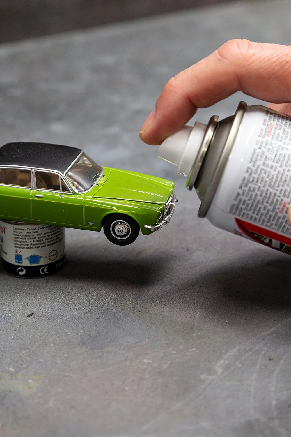 Humbrol Miniature Paint Spray - AD6220 No 220 150ml - Gloss Paints for Model Painting, Modelling Paint for Miniatures - Gloss Paint Primer for Plastic, Wood, Metal Surfaces