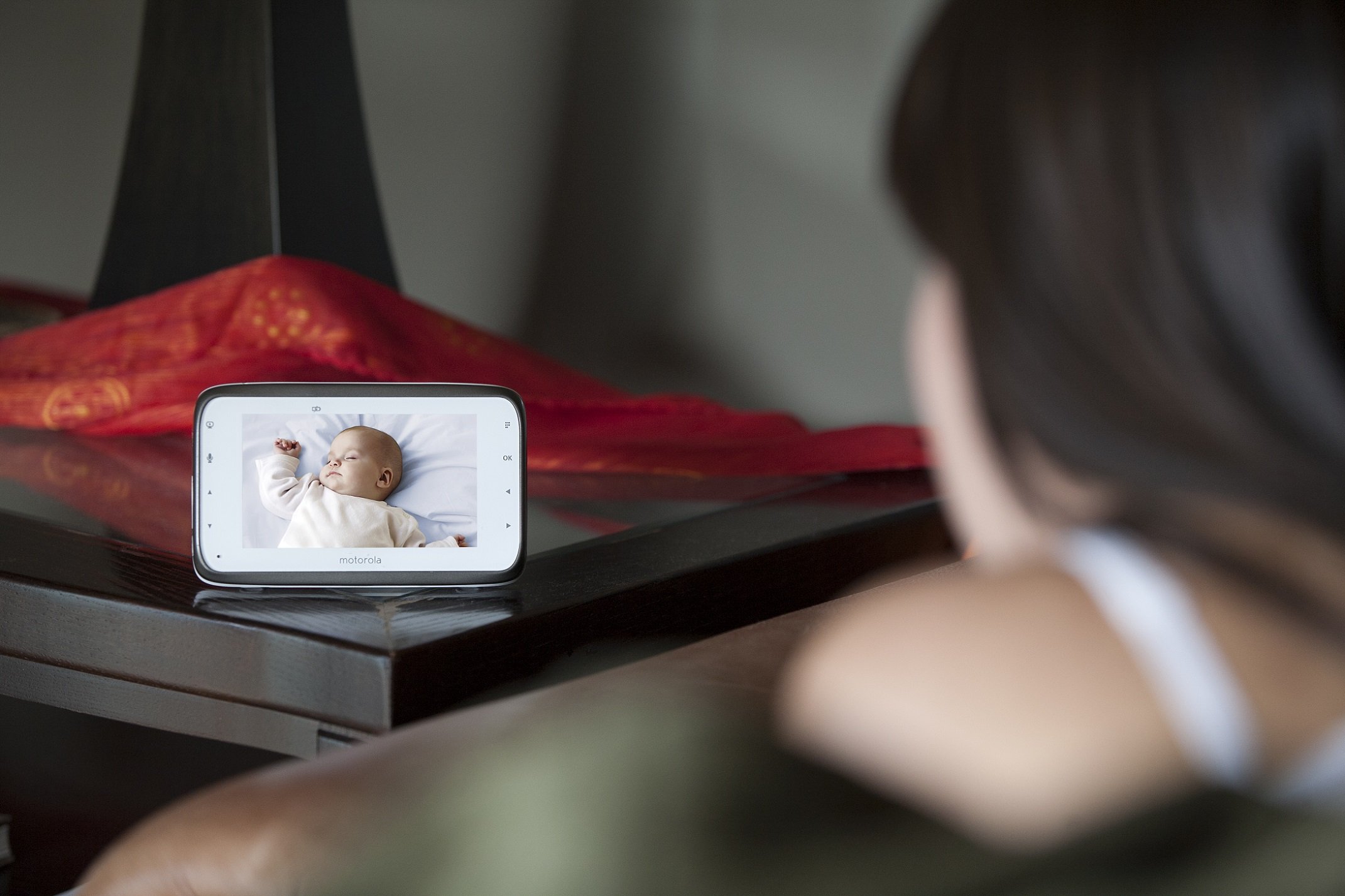 Motorola Babyphone Vidéo connecté Wi-Fi avec écran 4,3" - MBP854 Connect Blanc