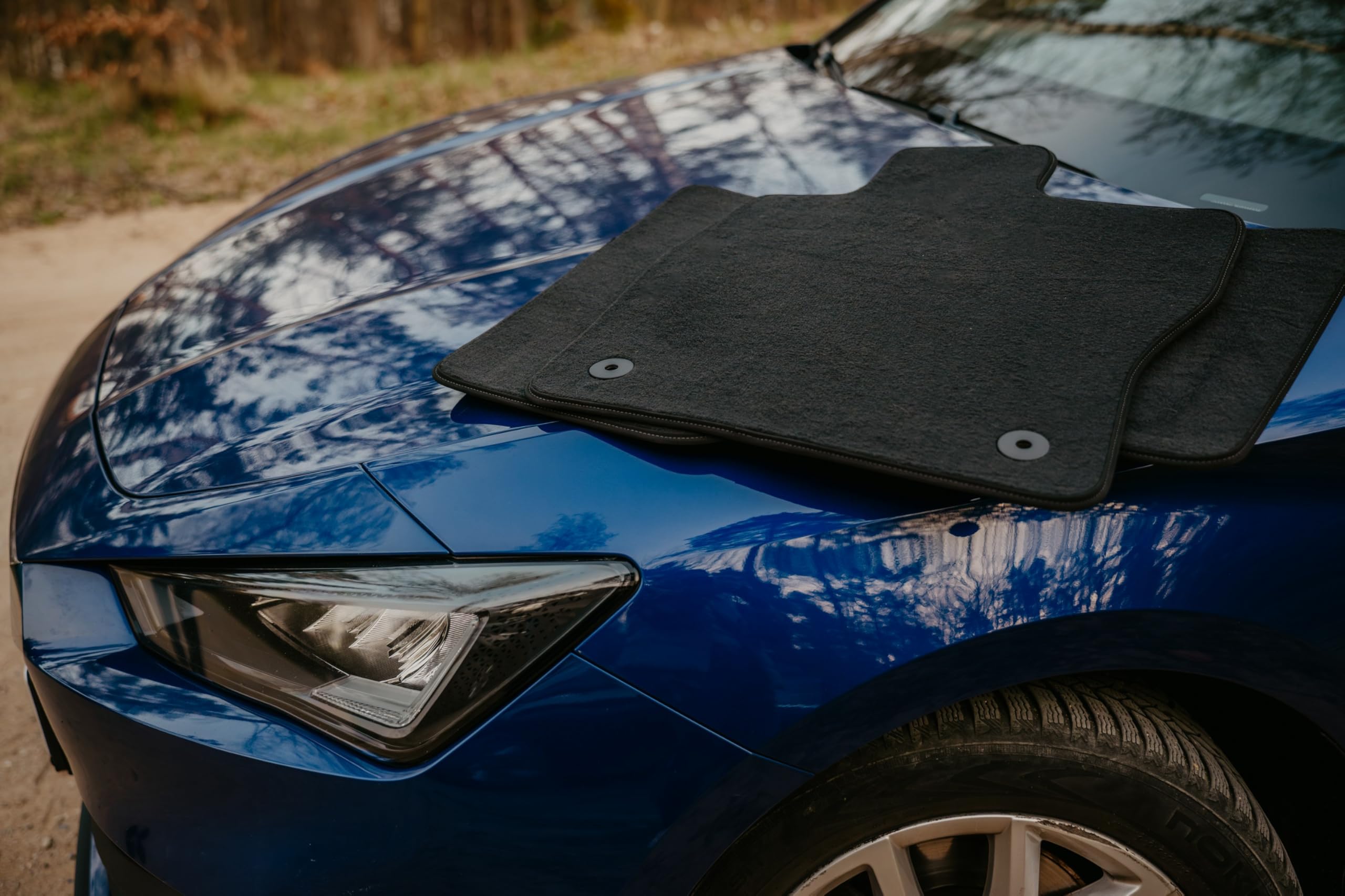 podgumowane dywaniki samochodowe, kompatybilne z Honda Civic VIII (UFO) hatchback 2006-2012 – Premium Jakość - welurowe dywaniki w kolorze grafitowym z Poliamidu 4-częściowy komplet