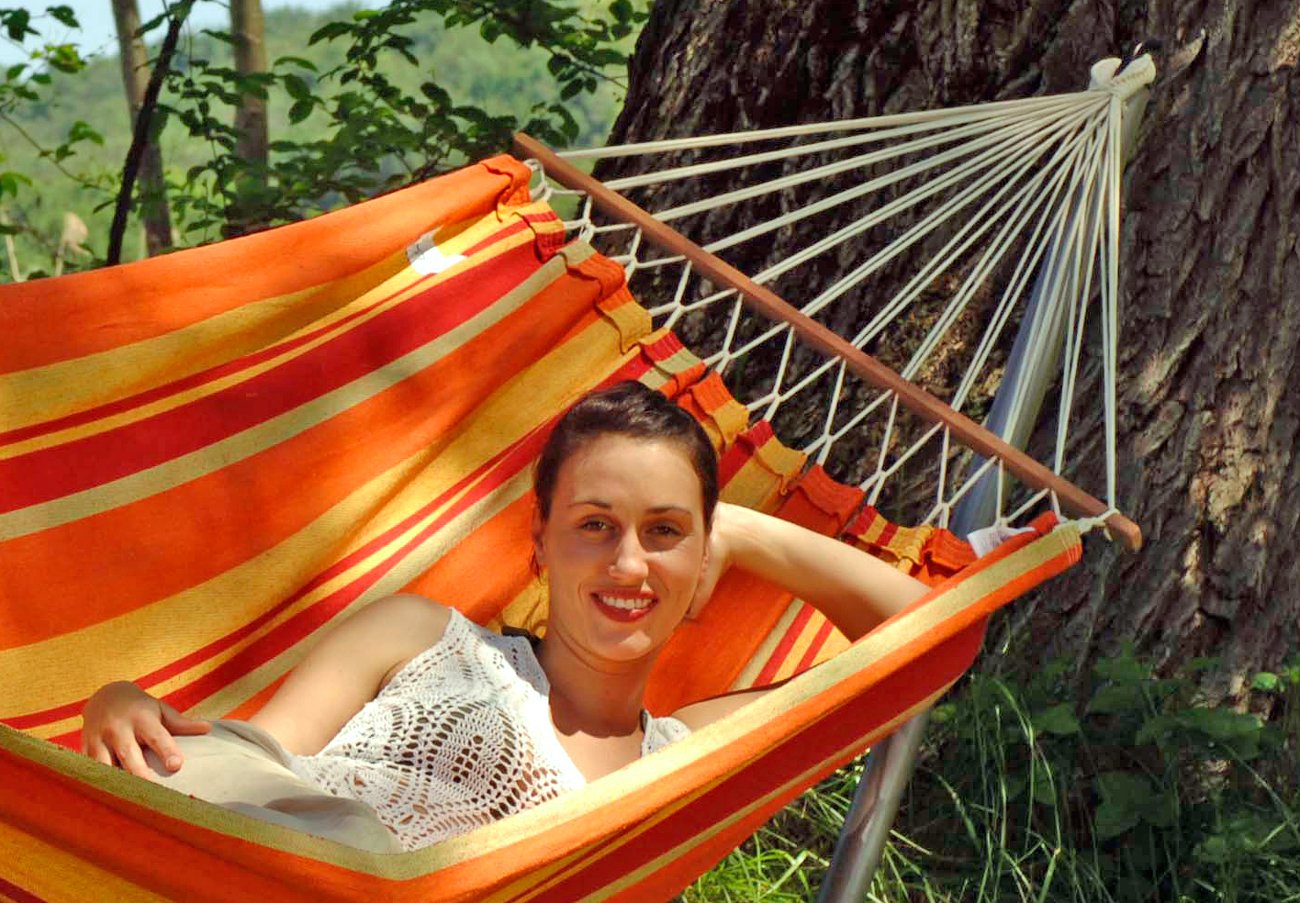 AMAZONAS Stabhängematte XL Brasilia Mango handgefertigt in Brasilien 210 x 140 cm für 1-2 Personen bis 150 kg buntgestreift