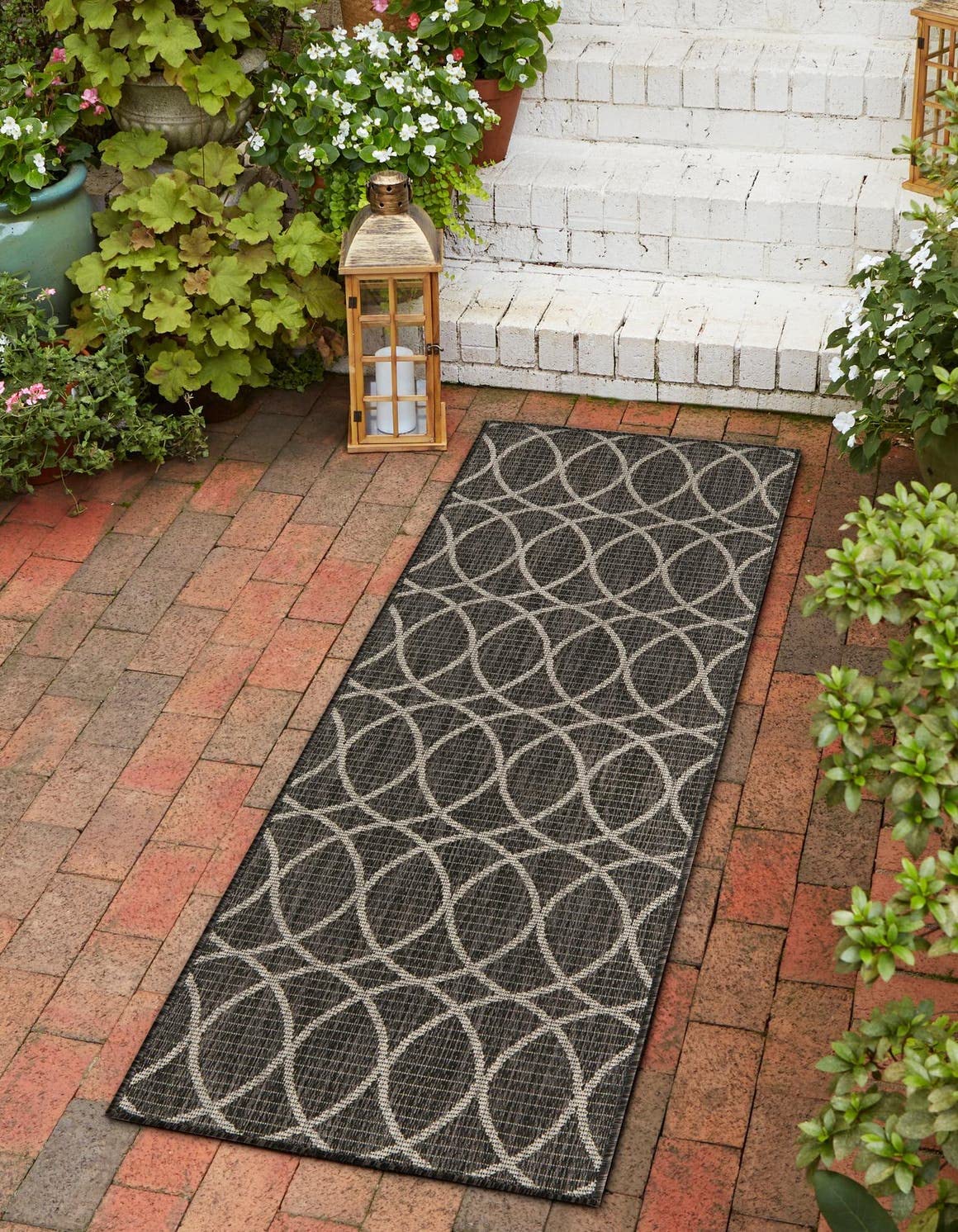 Unique Loom Outdoor Trellis Collection Area Rug - Gitter (2' 11" x 10' Runner, Charcoal/ Ivory)