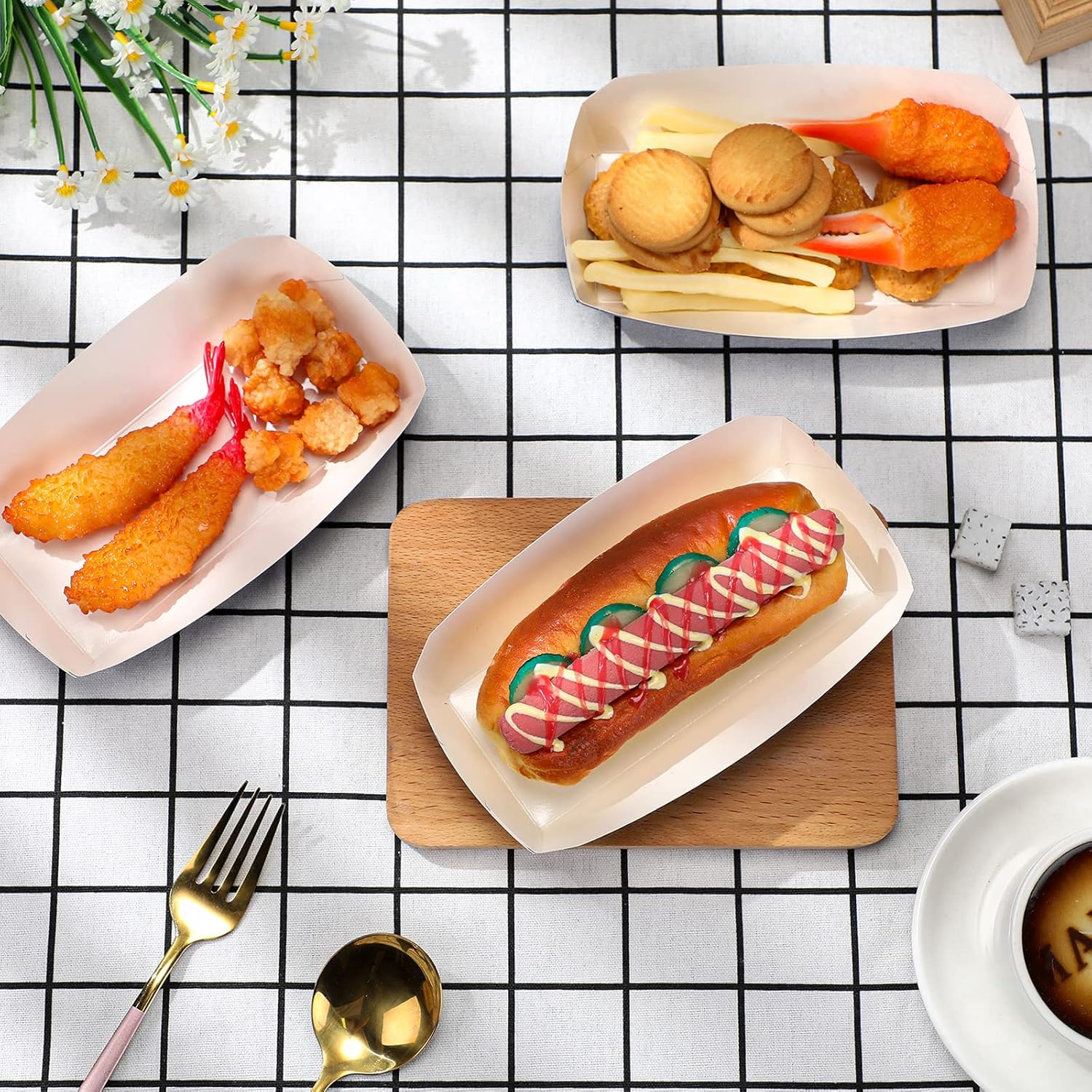 Potchen 200 Pack Paper Hot Dog Trays,2 lb Disposable Heavy Duty Paper Food Boats,Grease Resistant Hot Dog Holder Serving Trays for Concession Stand Supplies Liners for Takeout Food 7 x 3.3 Inch