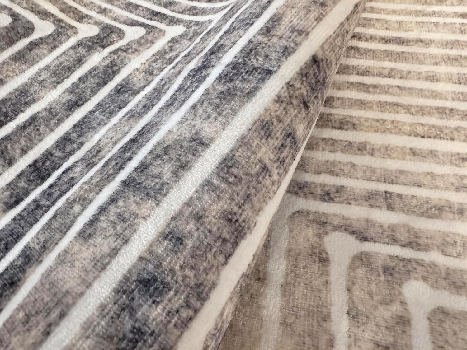 GLN Rugs Contemporary Collection - Machine Washable Area Rug, Contemporary Washable, Non Slip, Low Pile Chenille Rug, Living Room, Bedroom, Kitchen Rug (2' x 3' Lines Cream)