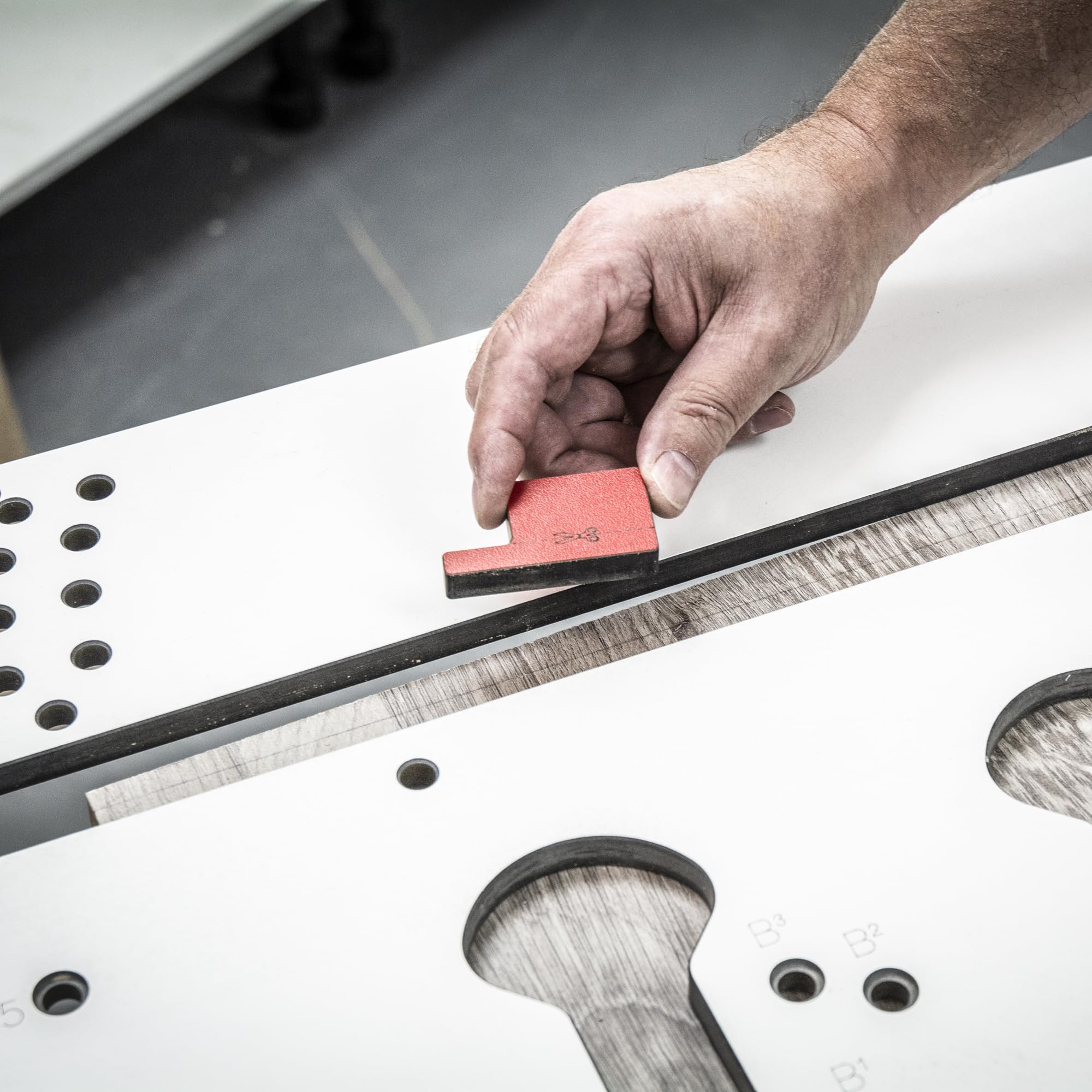 Trend Professional Plantilla Multi-Materiale per Giunzioni a Mitra Mason, Fino a 950mm di Larghezza, Allineamento Bordo Anteriore, KWJ950/PRO