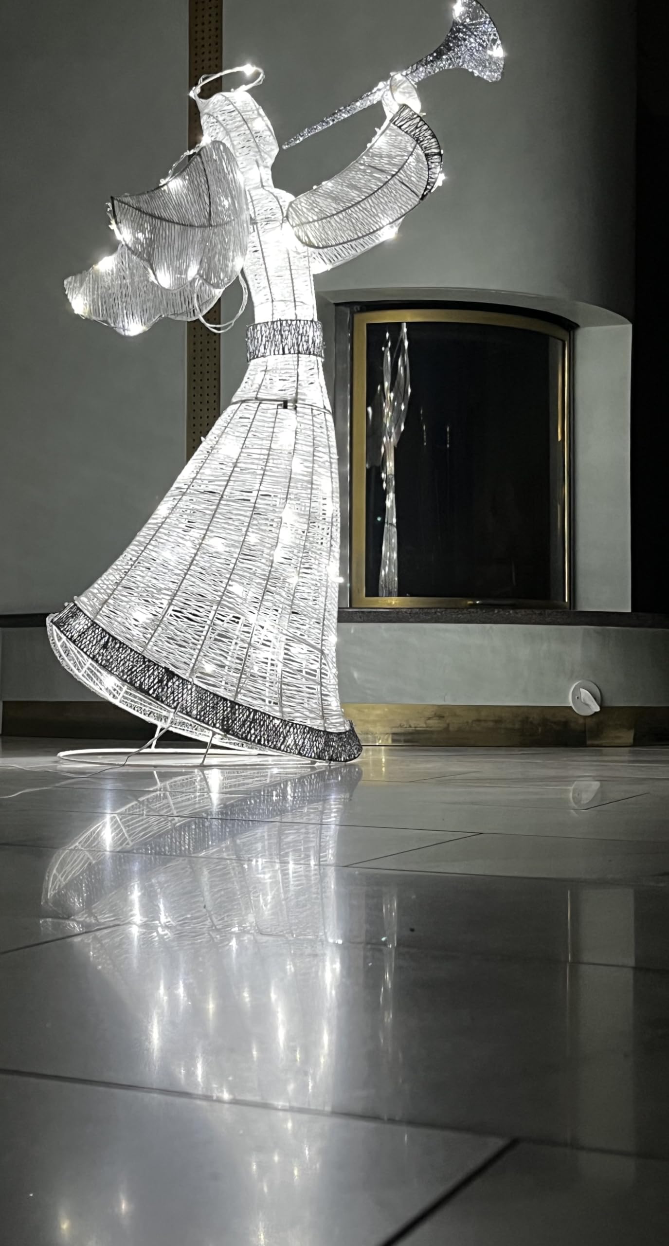 Relax Serie - Angelo LED grande, figura decorativa a LED, decorazione per giardino, stanze, Natale, bianco e argento, 130 cm. trasformatore con timer, bianco freddo, IP44, esterno e interno