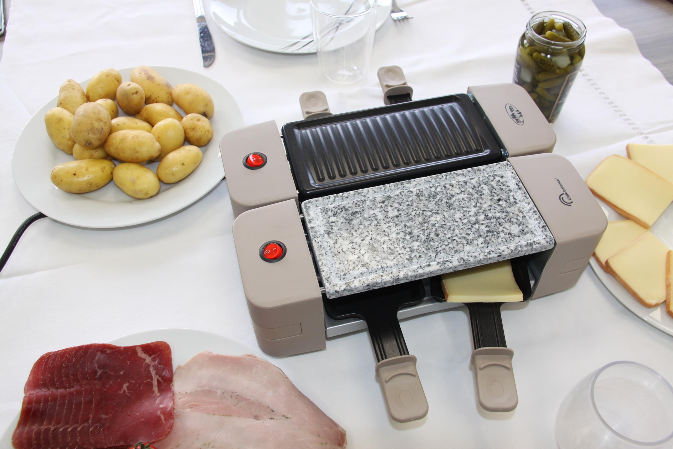 LITTLE BALANCE 8691 Wing & Cheese 4 Meuuuh...!, Raclette Pierre à Cuire, Modulable rotatif 360°, 4 personnes, Sans PFAS, 640 W, Muscade