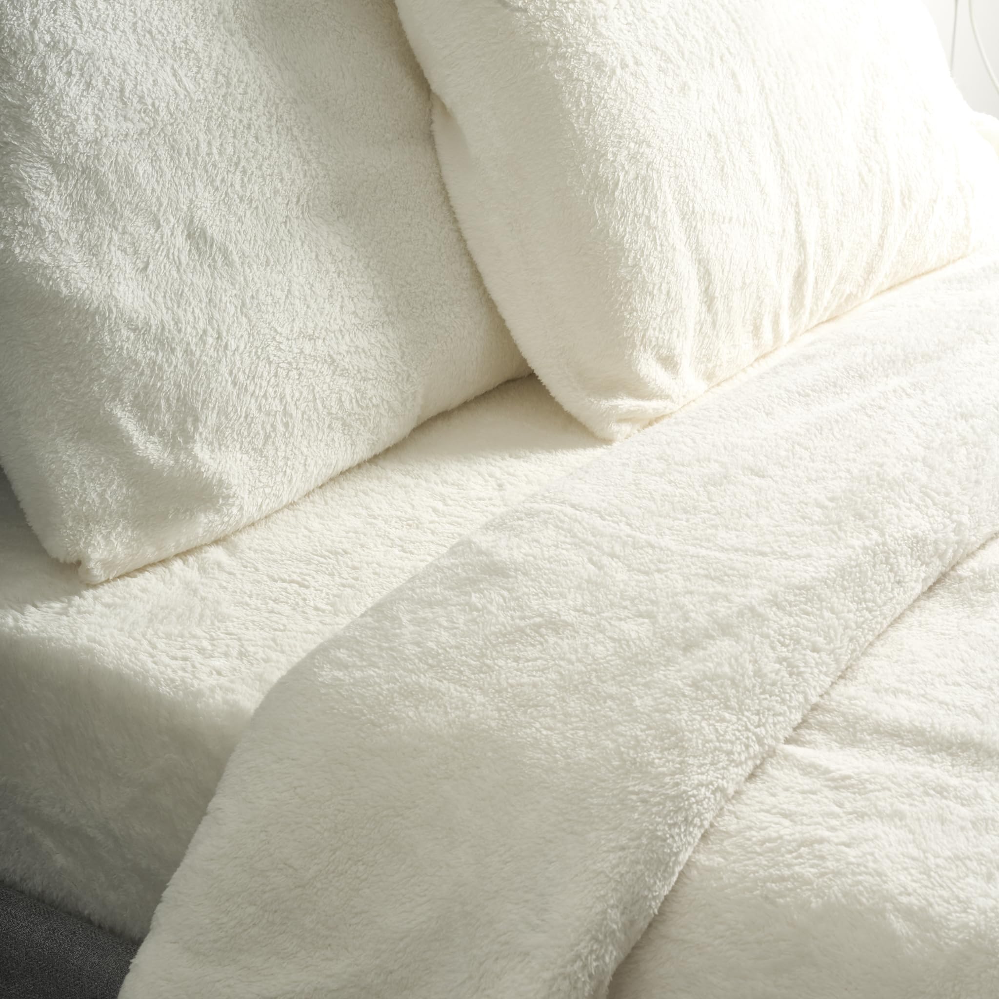 Bravich Teddy Fleece Duvet Set With Two Pillow Covers - Ivory Cream. Super Soft Teddy Bear Bedding For King Size Bed, Fluffy Duvet Cover Sets For Winter. Kingsize Duvet Cover Sets, 230 X 200cm.