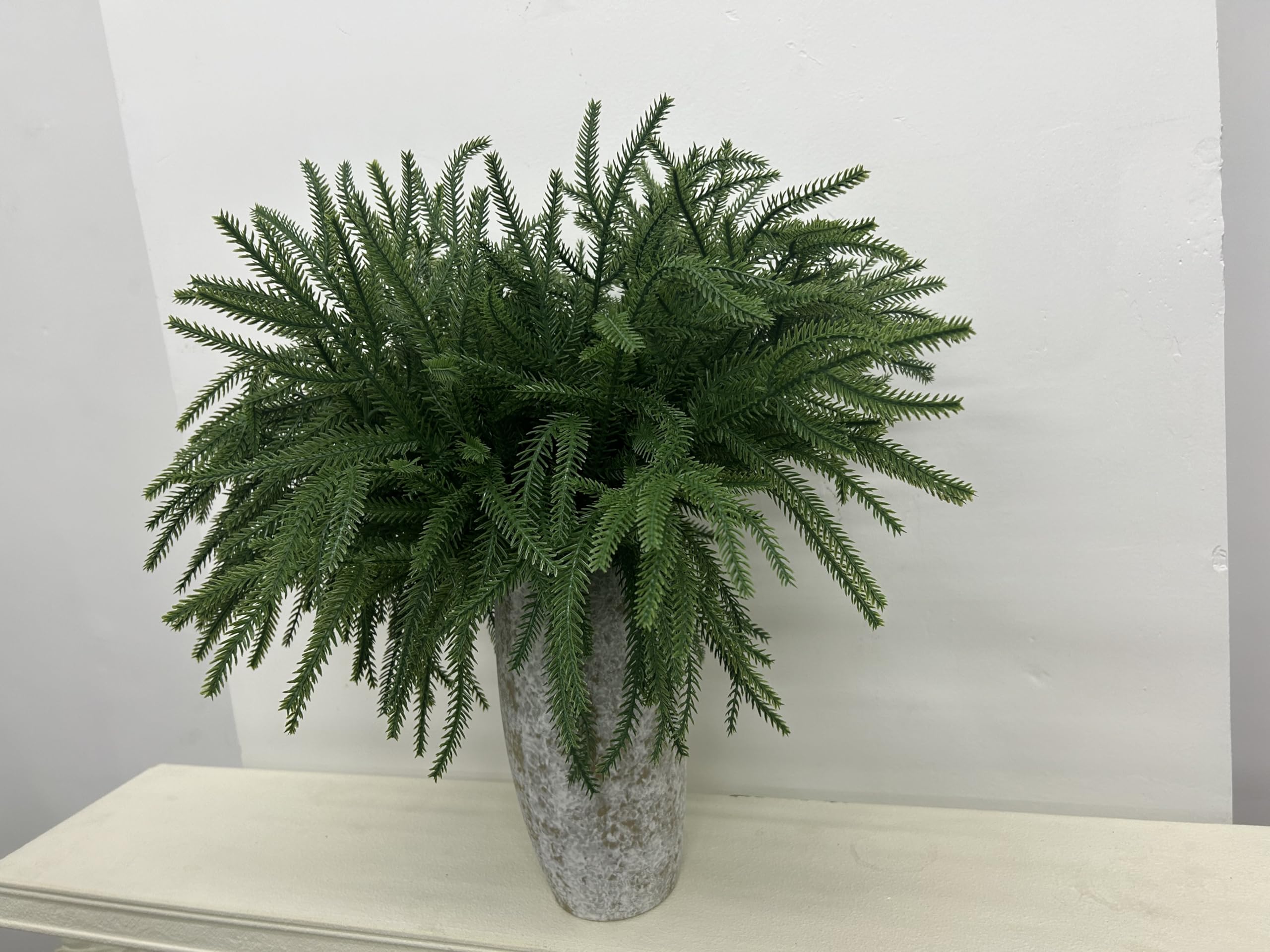 Norfolk-Kiefer-Zweig, 45,7 cm, künstliche Weihnachtsgrünpflanzen, Zweige, künstlicher grüner Stiel, künstliche Zedernkiefern, Picks für Vasen, Basteln, Girlande, Kranz (12 Stück, grüner