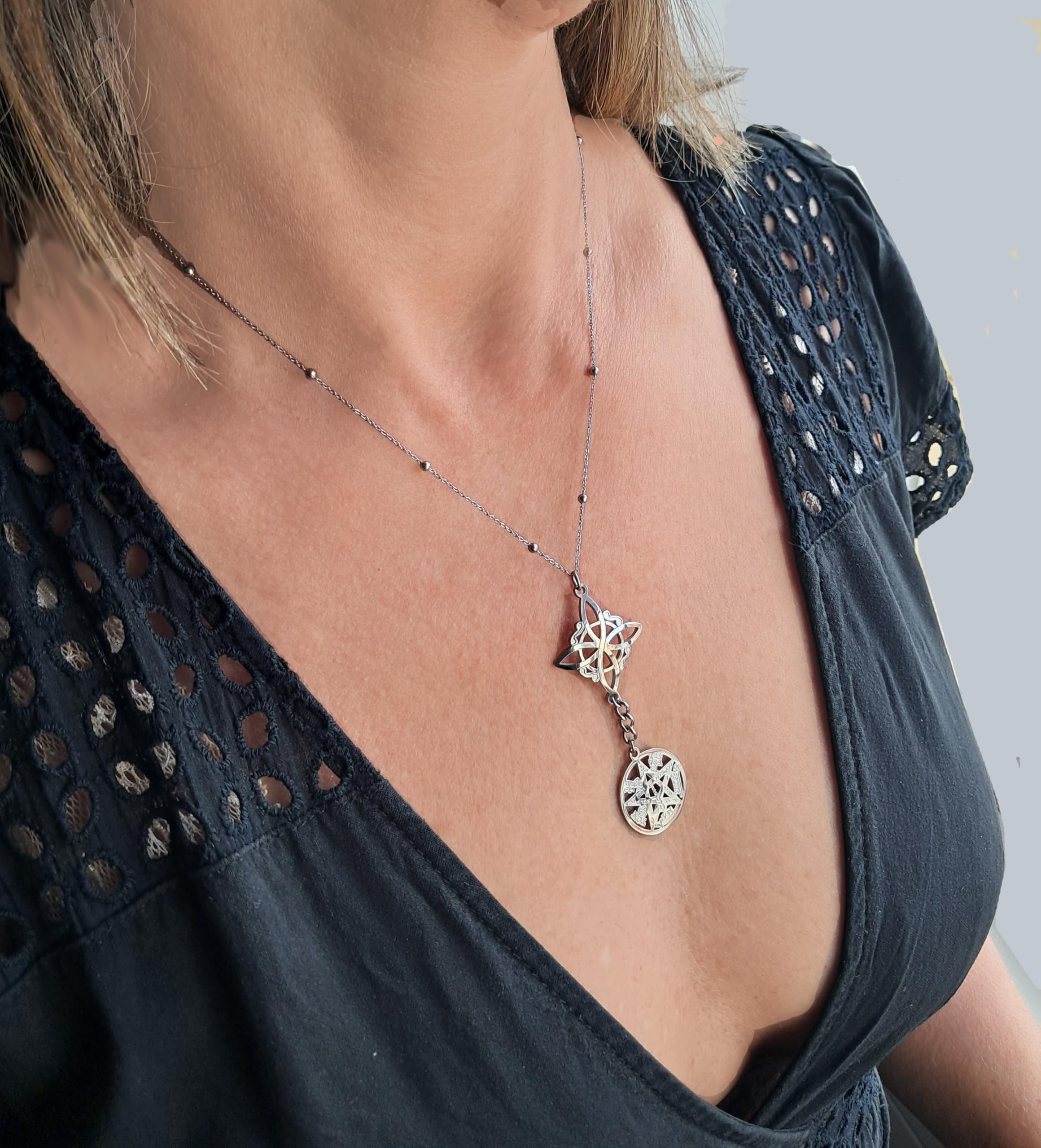 Tetragramatón Acero Inoxidable con Cadena y nudo de brujas– doble protección nudo de bruja y tetragramaton -amuletos de la suerte y proteccion. Amuleto de Protección Energética,turmalina natural.