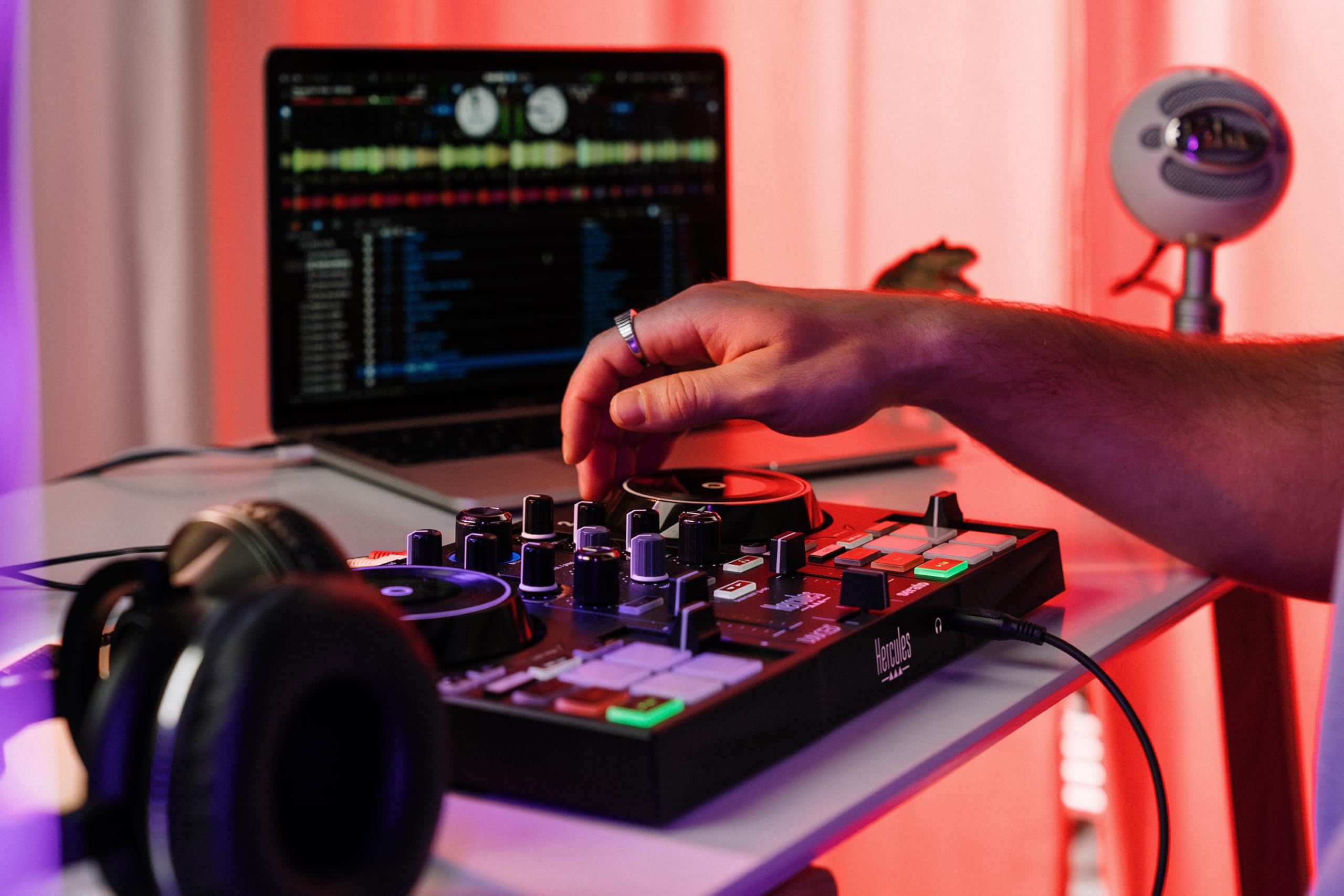 Hercules DJControl Inpulse 200 MK3 avec Casque de Monitoring Hercules HDP DJ45 - Pack DJ Débutant - Logiciels Serato DJ Lite & DJUCED Inclus - Système DJ USB 2 Canaux