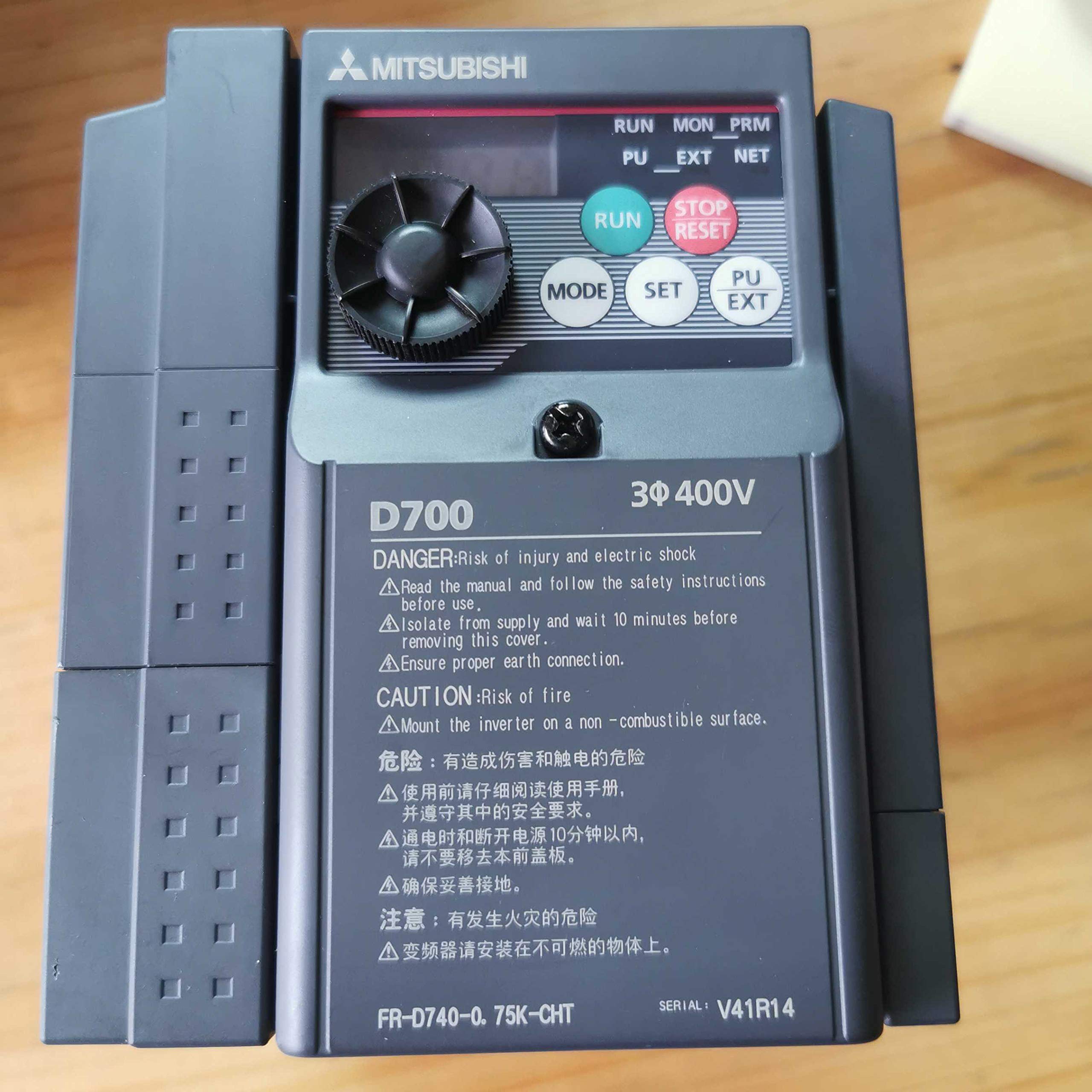 Amazon.co.jp: インバータ FR-D700 シリーズ、FR-D740-0.75K-CHT : 車