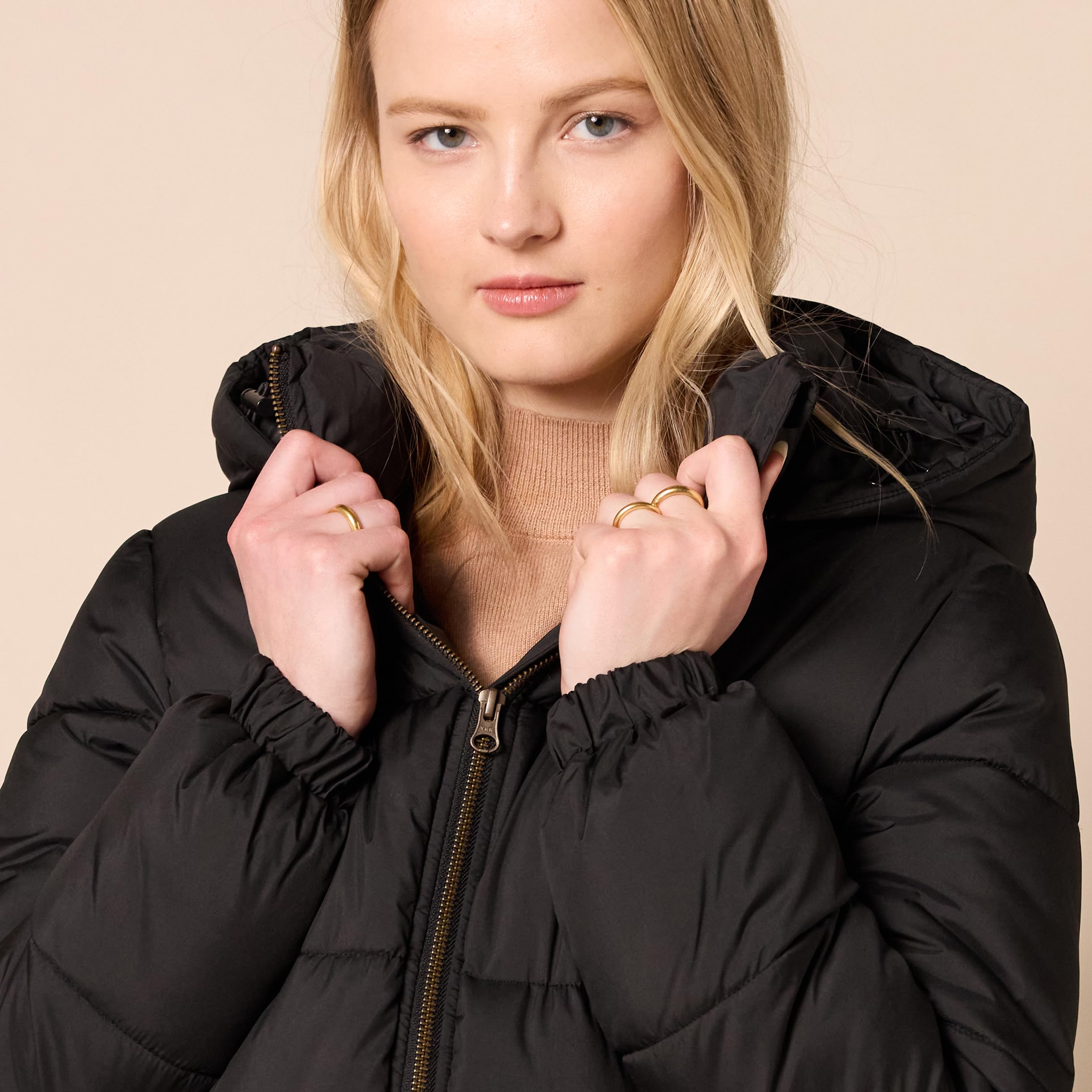 Amazon Essentials Femme Doudoune d'hiver à Capuche Matelassée Épaisse avec Taille Réglable