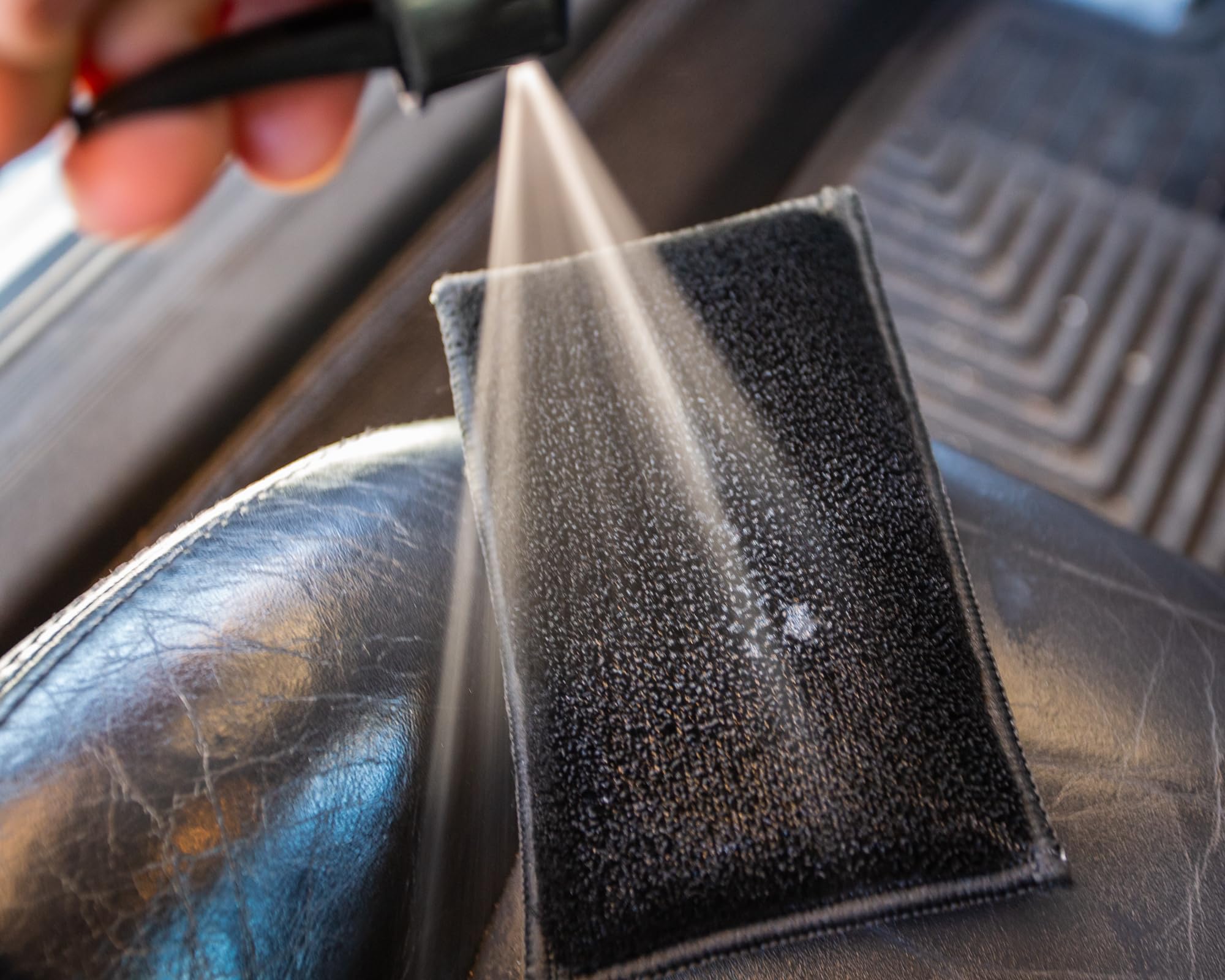 Almohadilla exfoliante de doble cara, limpieza interior del coche, eficaz en salpicaderos, consolas centrales, paneles de puerta, ribete de plástico, asientos de cuero, seguro para
