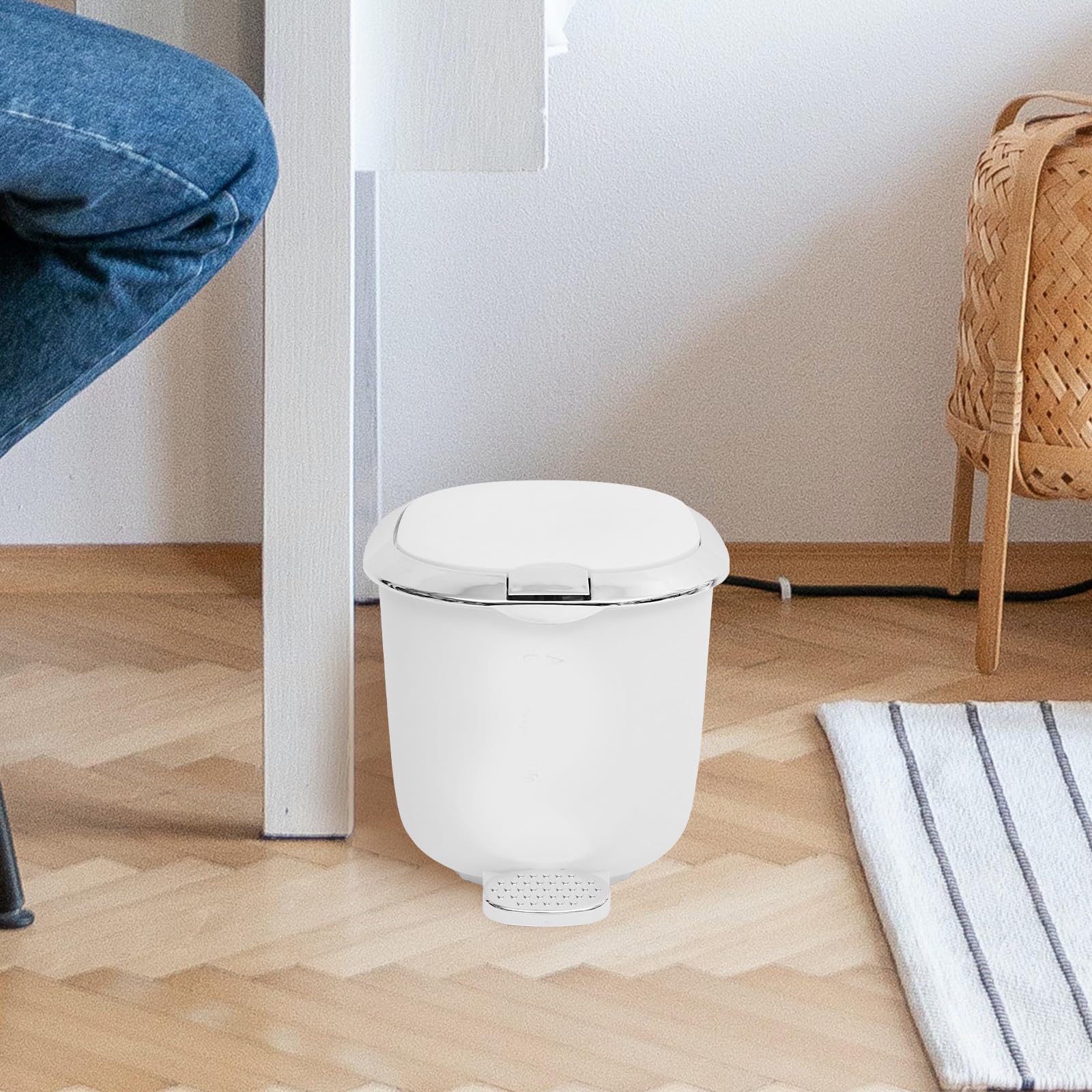 Fußpedal Mülleimer mit Deckel 10l aus Kunststoff, Weiß