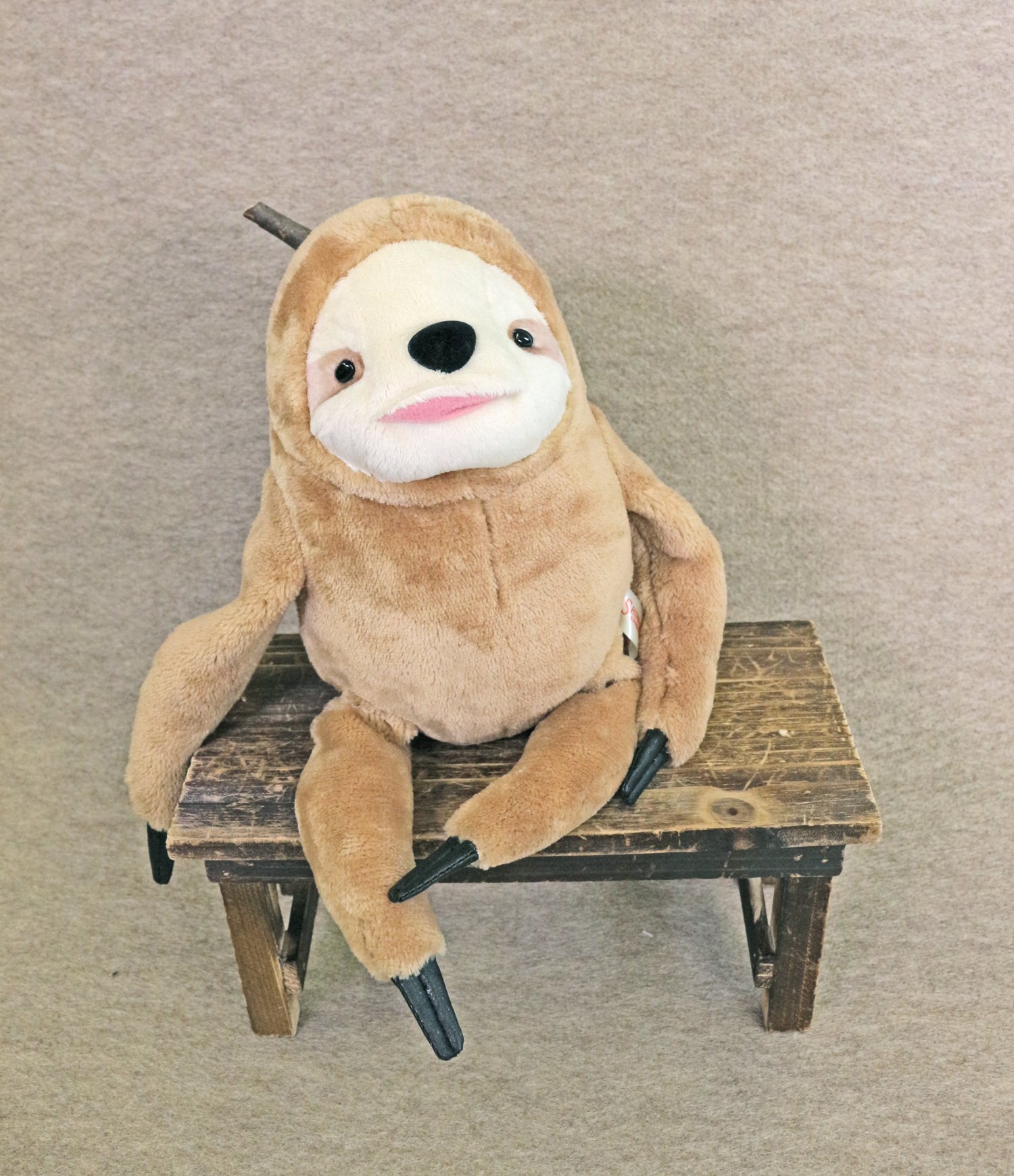 Amazon.co.jp: Sloth (M) Beige : Toys & Games