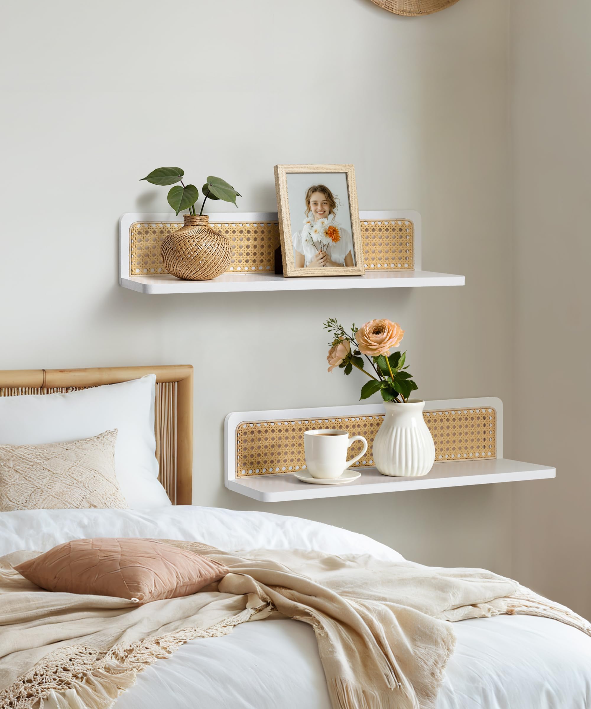 Estantería de Pared Larga Blanca, Balda Madera con Frente de Ratán | 60cm Estanteria Madera Juego de 2, Repisa, Almacenaje, Decoración, Balda Flotante para Fotos, Plantas, para Salón, Dormitorio