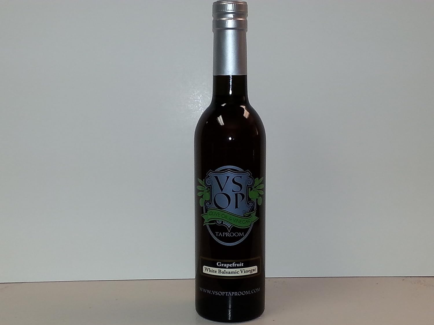 VSOP Grapefruit Aged White Balsamic Vinegar of Modena (750 ml / 25.36 oz)