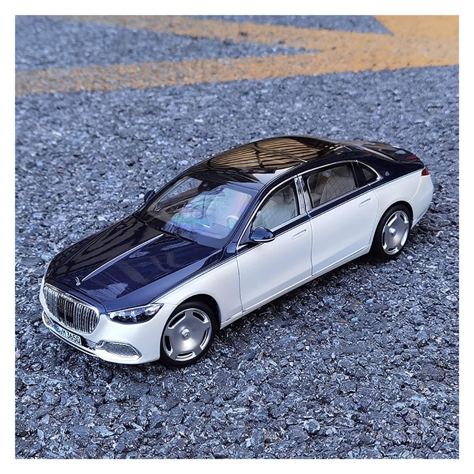 Amazon.com: PHYUIDS for 1:18 Maybach S680 2021 Maybach S-Class