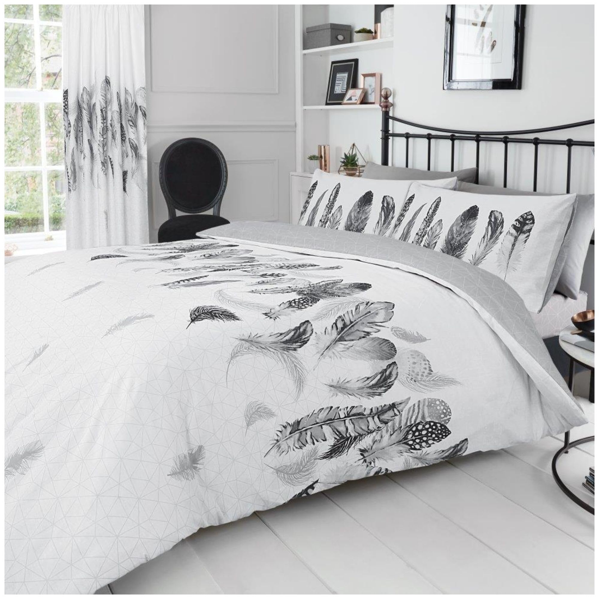 VELVETIO Luxury Feathers - King Size Duvet Covers with Matching Pillowcases, Comfy Reversible Geometric Bedding Set, Soft Poly cotton Bed Linen Hypoallergenic, White