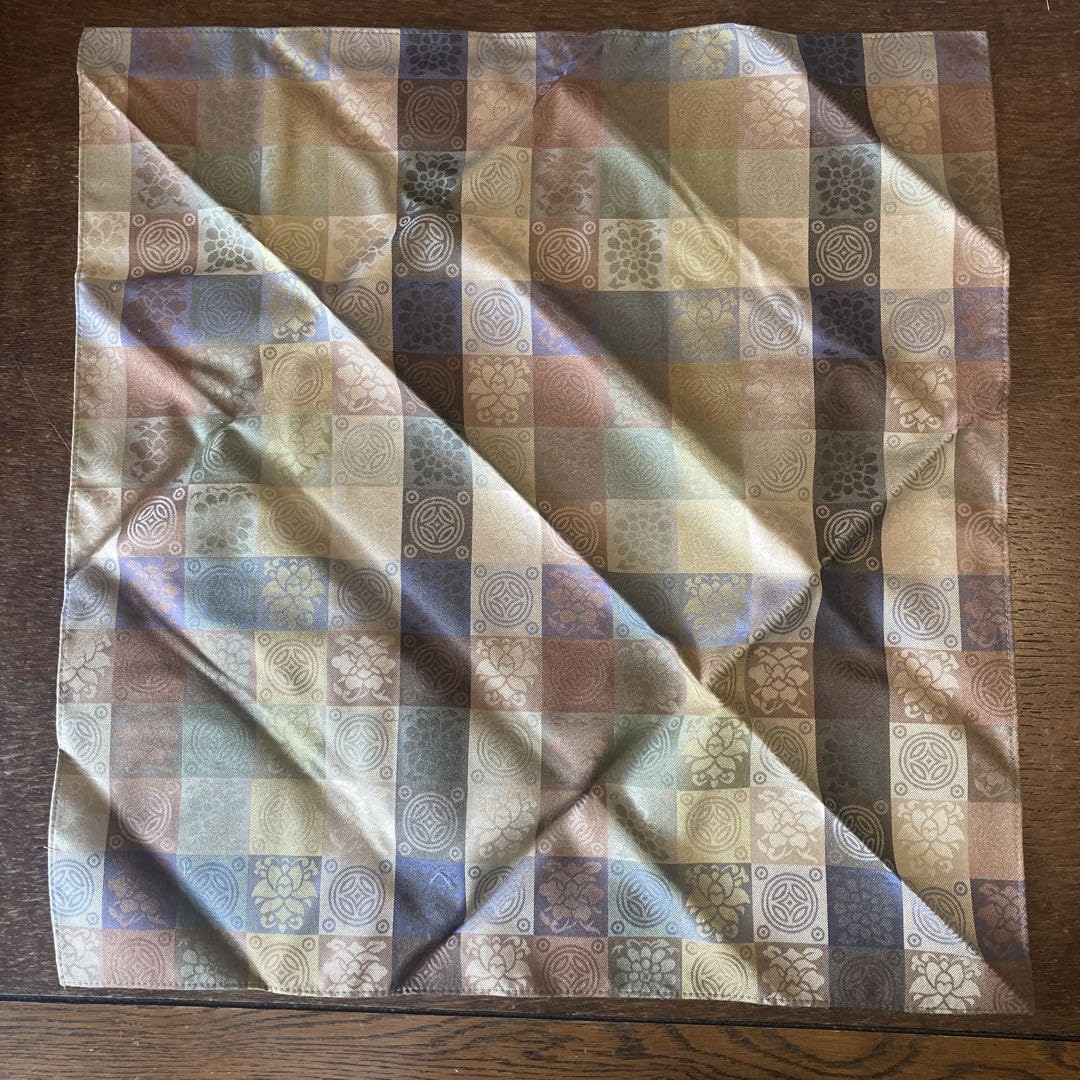 西陣織り正絹名物裂風呂敷　遠州緞子　44センチ 西陣織り正絹名物裂風呂敷 遠州緞子 44センチ 楽天市場】西陣織