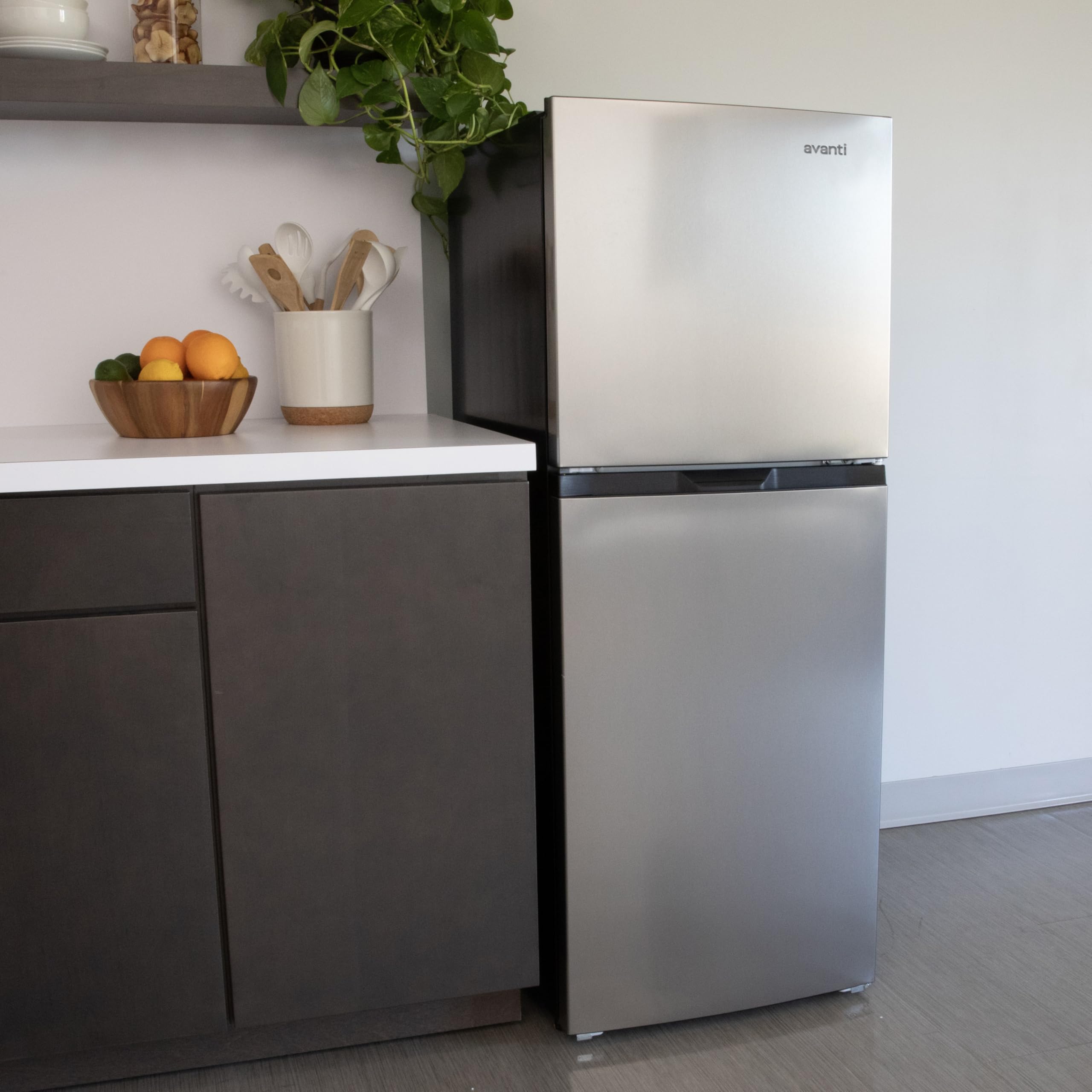 Avanti 7.0 Cu.Ft. Apartment Size Refridgerator, Compact Fridge With Top Freezer With Temperature Control And Adjustable Shelves And Crisper Drawer, 7.0 Cu.Ft., Stainless Steel on Fridge.com - View 3