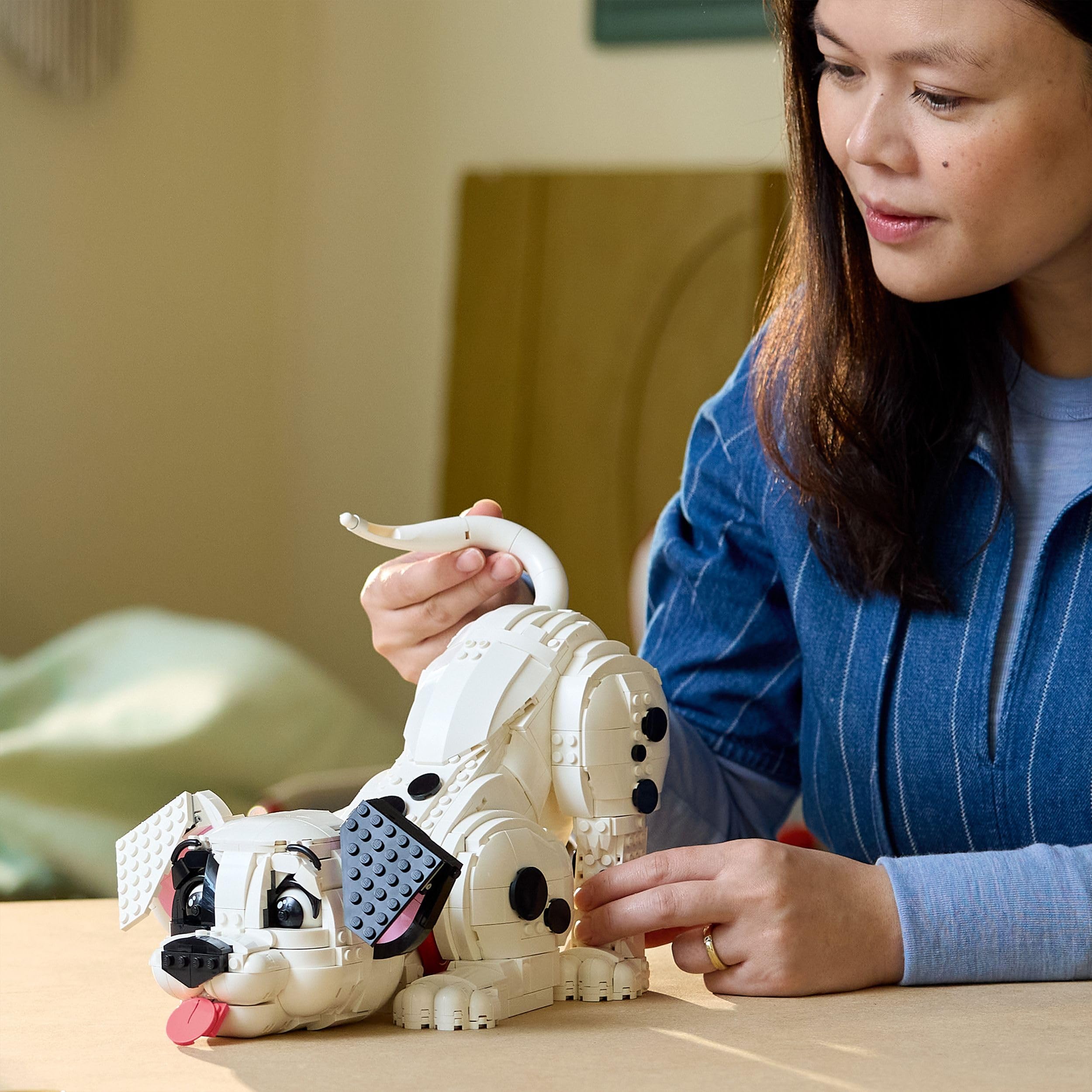 LEGO | Disney Cucciolo de La Carica dei Cento e Uno - Kit di Modellismo Personalizzabile per Adulti - si Trasforma in 6 Cani Diversi con Testa e Coda Rotanti - Decorazione Casa - Idea Regalo - 43269