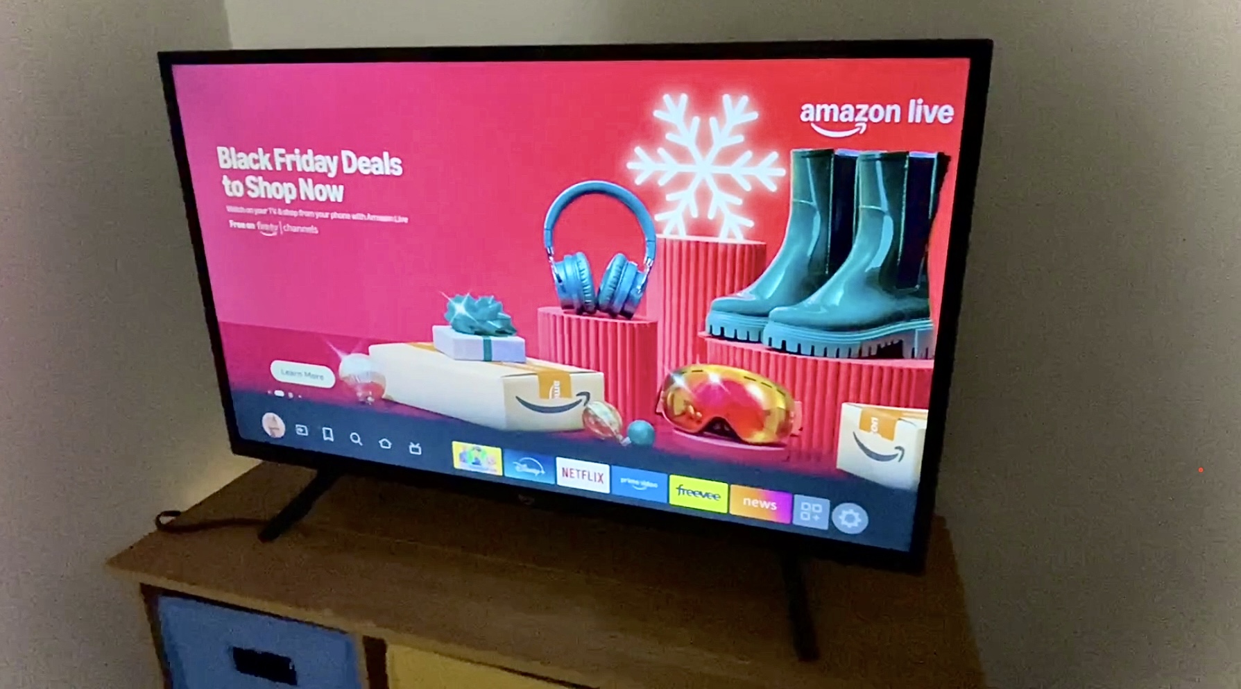 Watch Watch this quick review of the 32 inch Amazon Firetv on