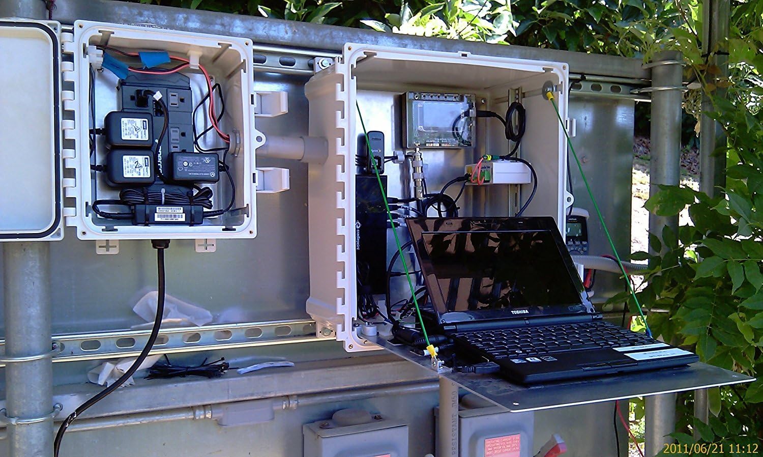 Heartland AH14126C Polycarbonate Enclosure with Hinged, Locking, Clear Cover, 14 x 12 x 6 Inches