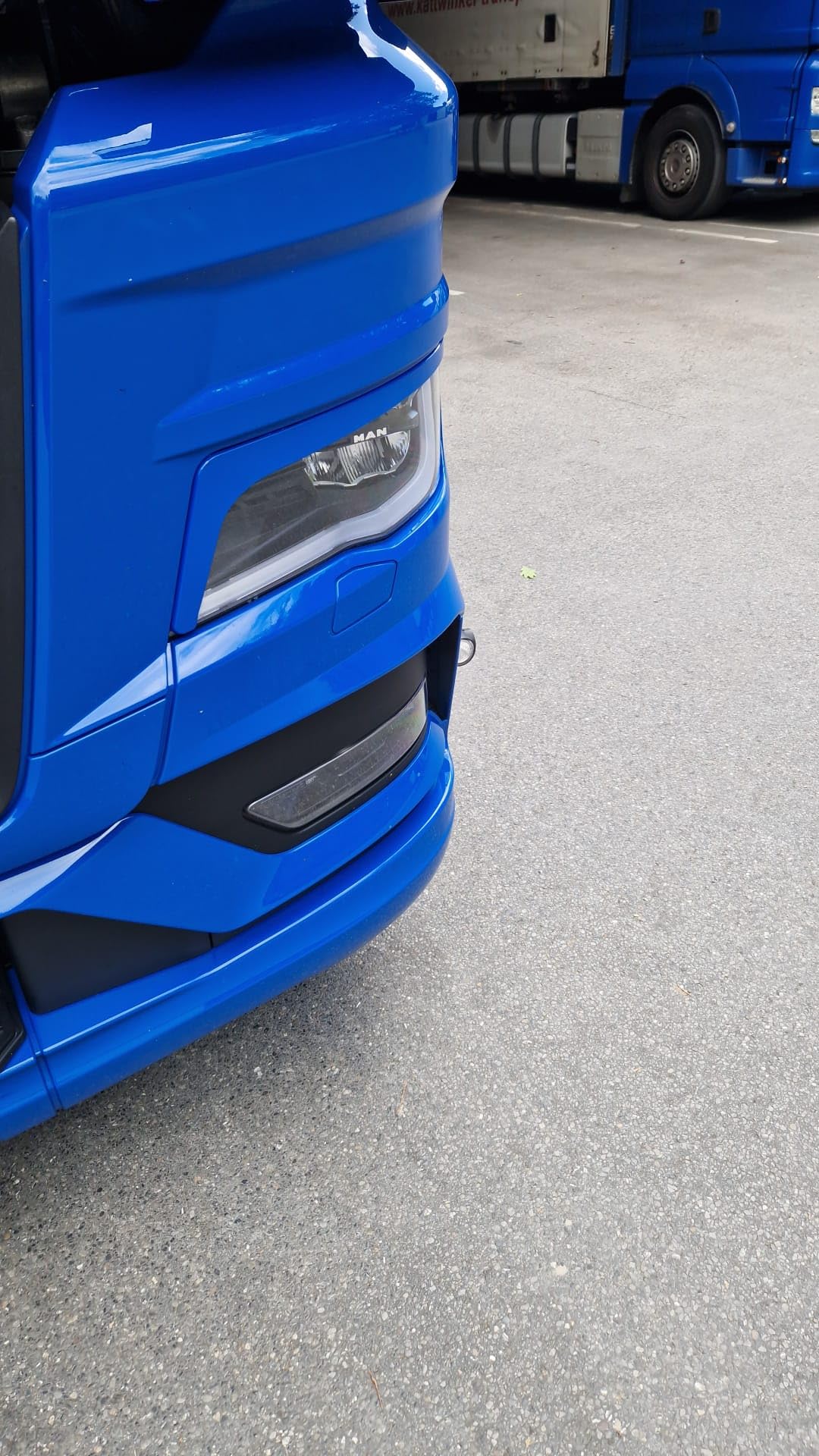 2 Teilig - Böser Blick - passend für TGX 2021 +(Set) Lackierbereit