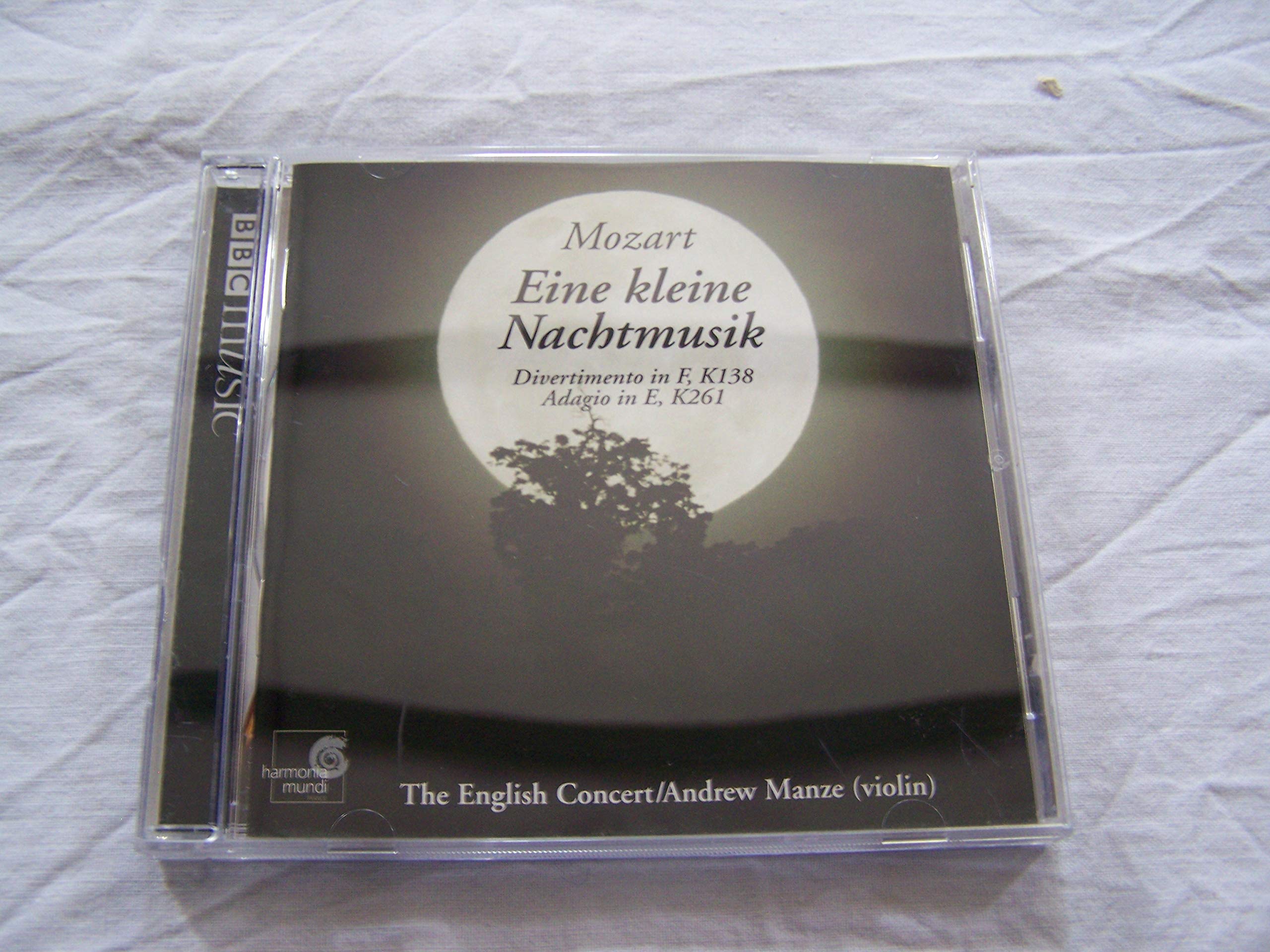 Mozart: Eine Kleine Nachtmusik : Divertimento, K138; Serenade, K525; Adagio, K261... - Andrew Manze by Unknown (2003-01-01) [Audio CD]