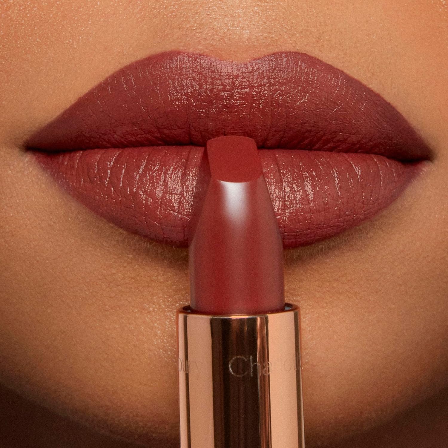 Charlotte Tilbury Matte Revolution Lipstick - Long Lasting, Matte Lipstick with Buildable Color & Lip-Loving Ingredients - Creamy, Easy to Blend Formula