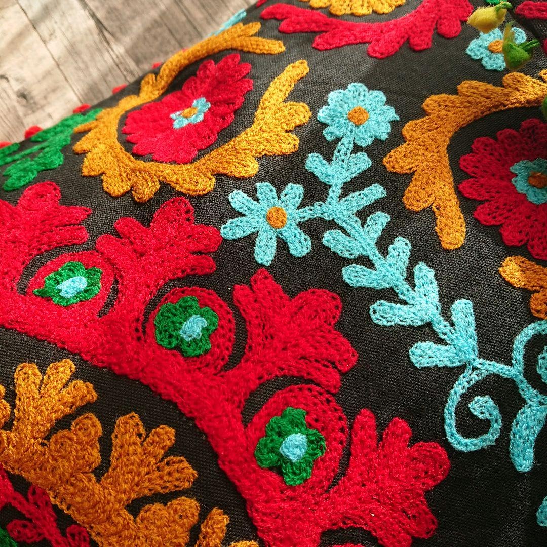 新品　スザニ　花柄刺繍の黄色 新品スザニ花柄刺繍の黄色