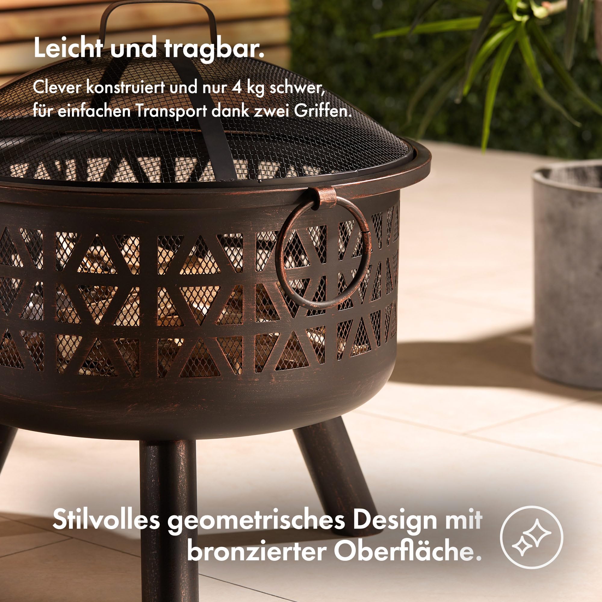 Vonhaus Feuerkorb aus Stahl tragbar Feuerstelle für Garten Terrasse Outdoor mit Funkenschutz Schürhaken