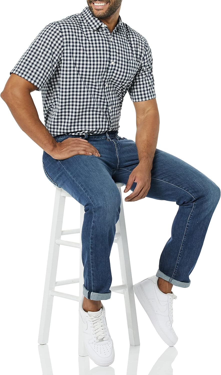 Amazon Essentials Men's Slim-Fit Short-Sleeve Poplin Shirt - Image 3