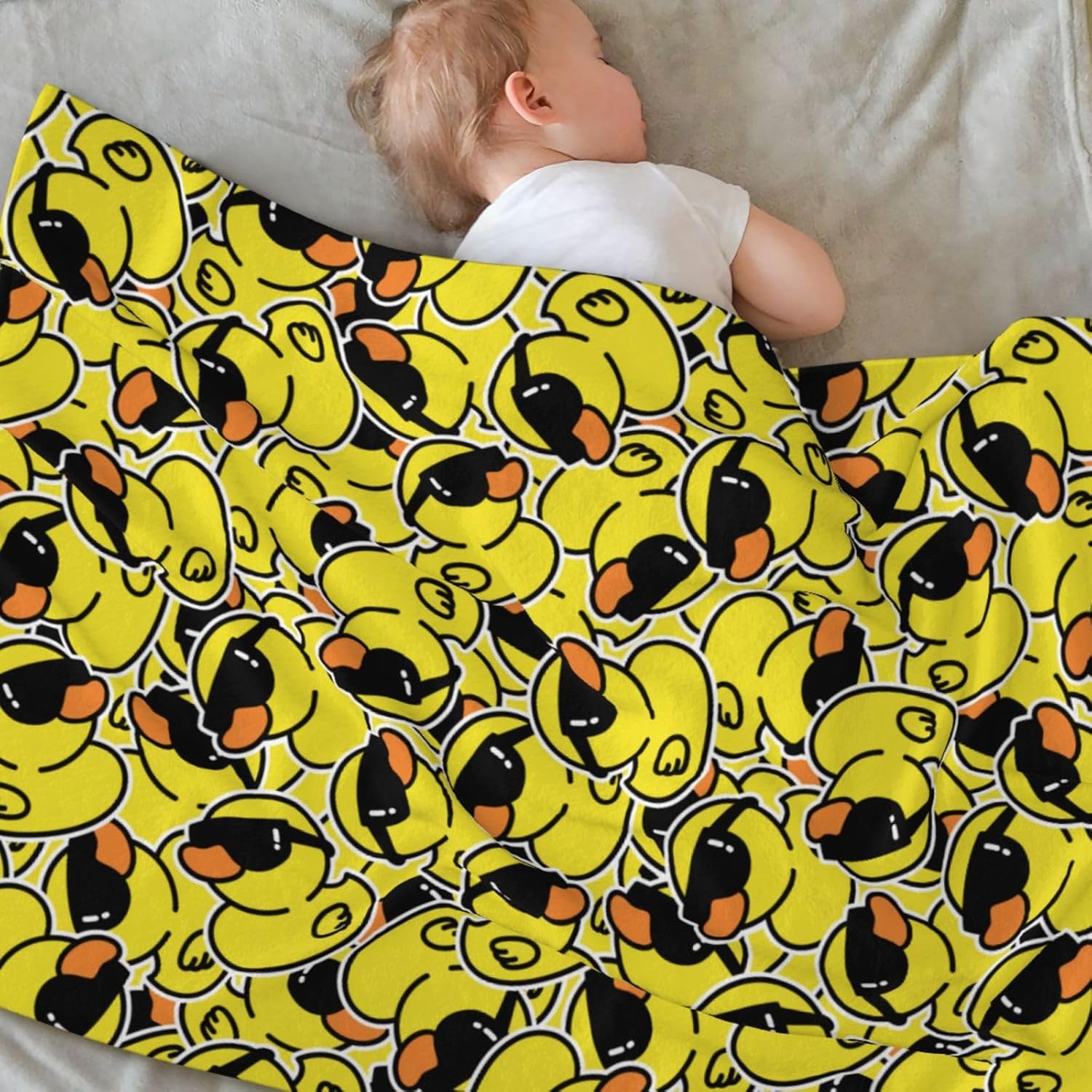 Cute Rubber Ducks with Funny Sunglasses Fleece Throw Blanket Ultra Soft Cozy Decorative Flannel Blanket for Home Bed Couch Chair Travel 40x30in - Image 4