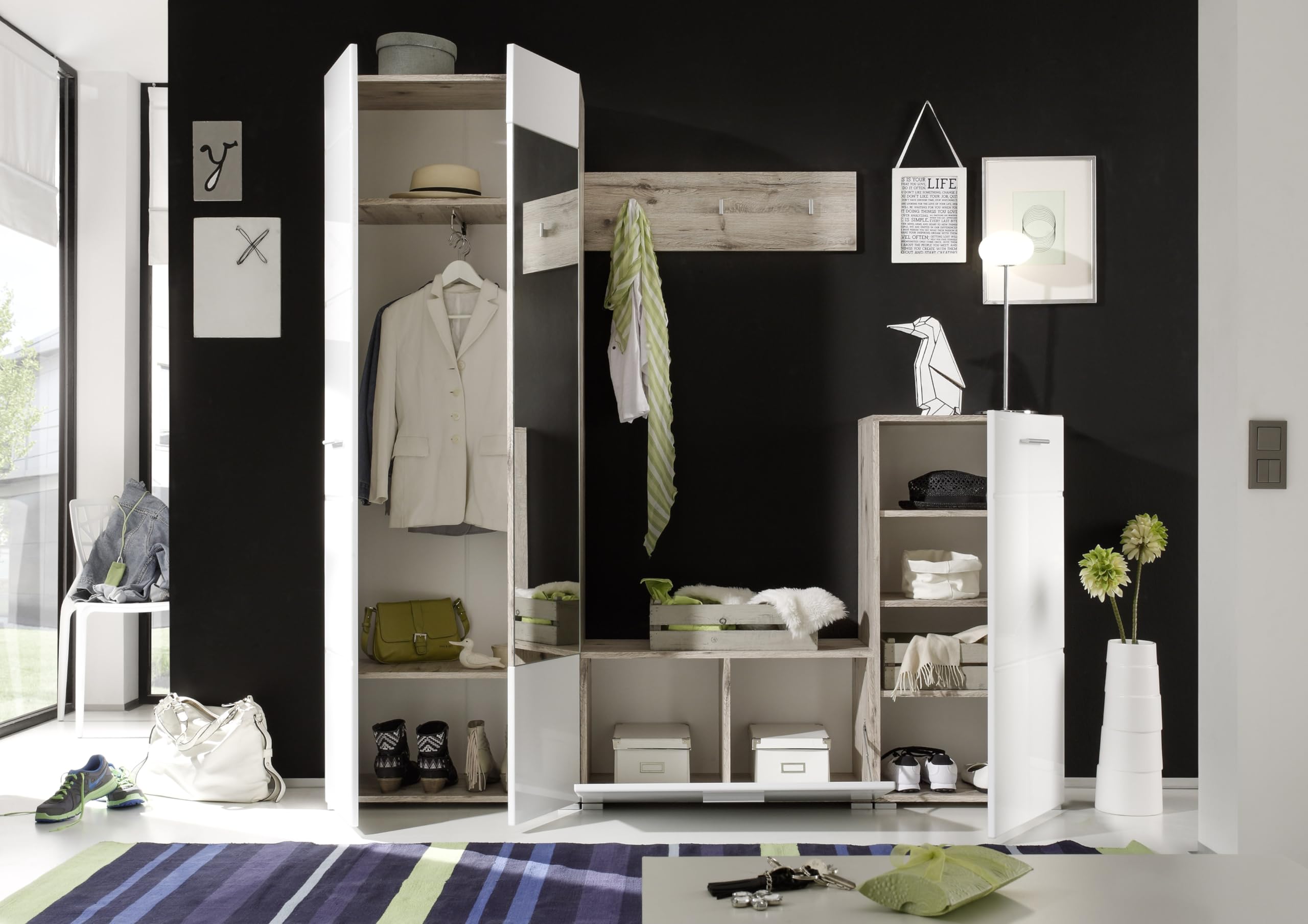 AVANTI TRENDSTORE Tiriolo - guardaroba completo in legno laminato nel colore bianco lucido e quercis sabbia, composto da armadio, panca, comó e mensola. Dimensioni LxAxP 195x195x36 cm