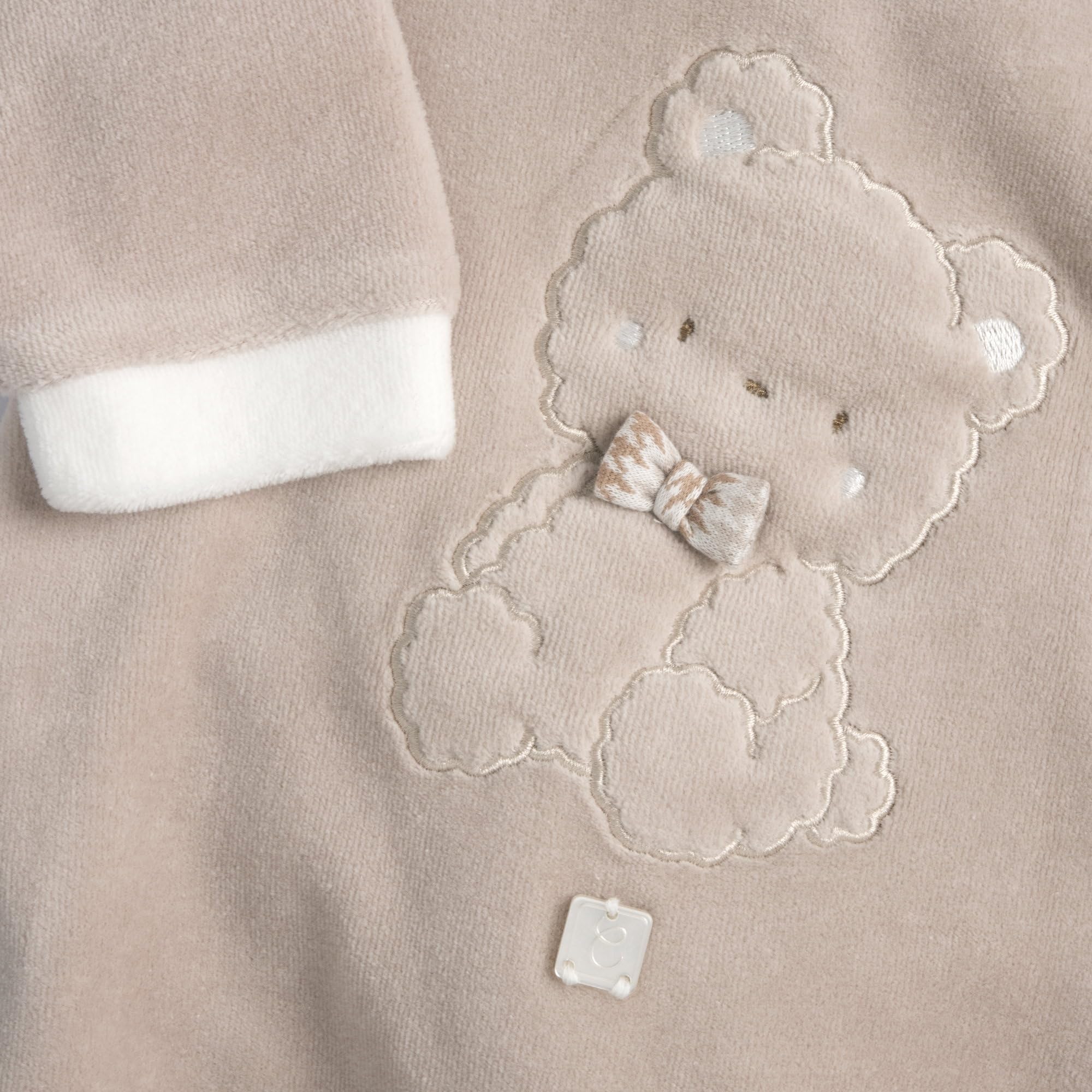 Chicco, Pijama de Bebé de Suave y Cálida Chenilla, con Cómoda Abertura con Solapa, Adecuado para el Invierno, Ropa de Bebé para Niño y Niña 0-24 Meses, Designed in Italy
