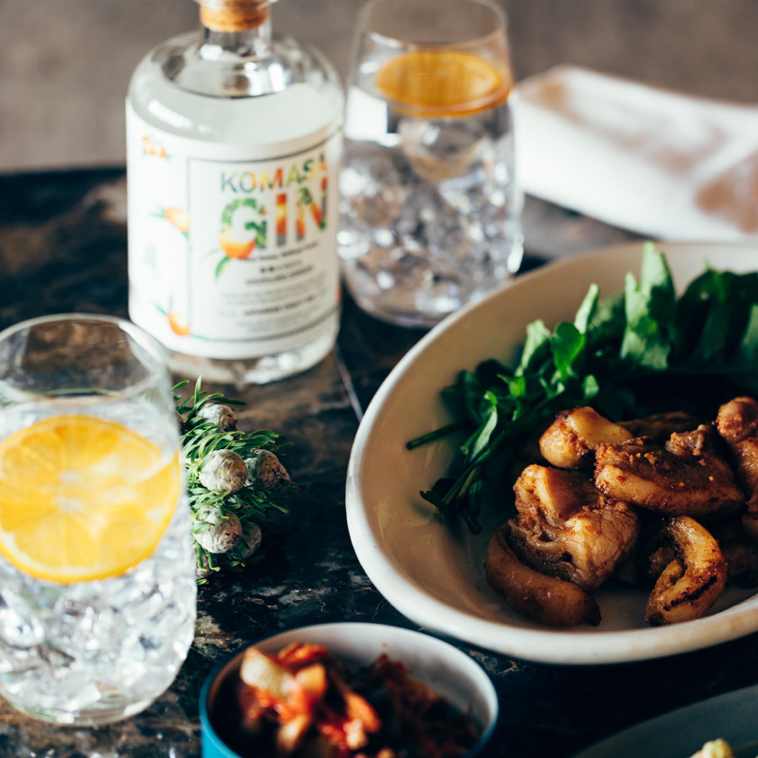 Amazon.co.jp: 小正醸造 KOMASA GIN -桜島小みかん- 瓶 500ml : 食品