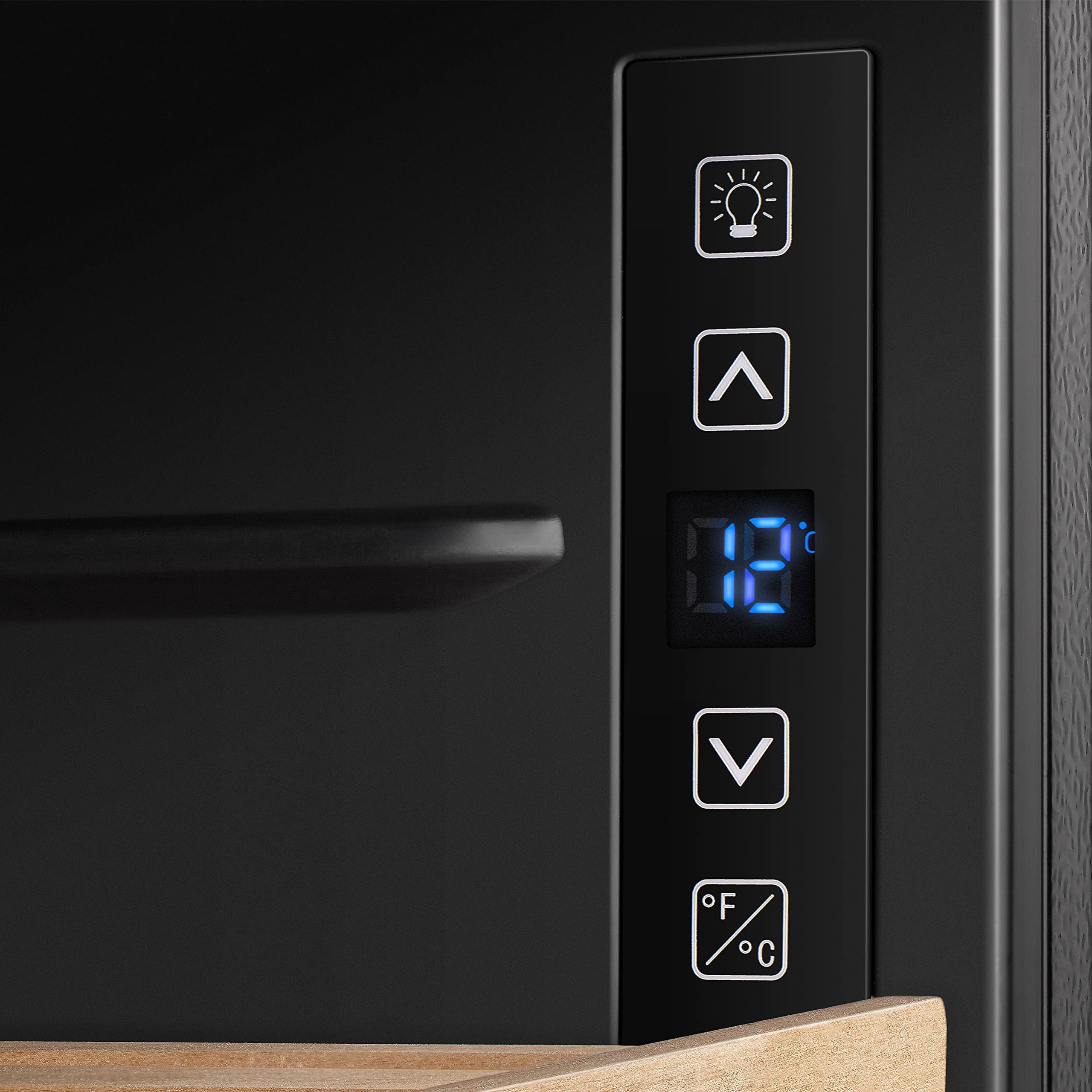 Hisense MWC4894GF - Bodega de Vino de 30 Botellas, monotemperatura, Vidrio Anti-UV, estantes de Madera, Pantalla táctil, iluminación LED, año 2023