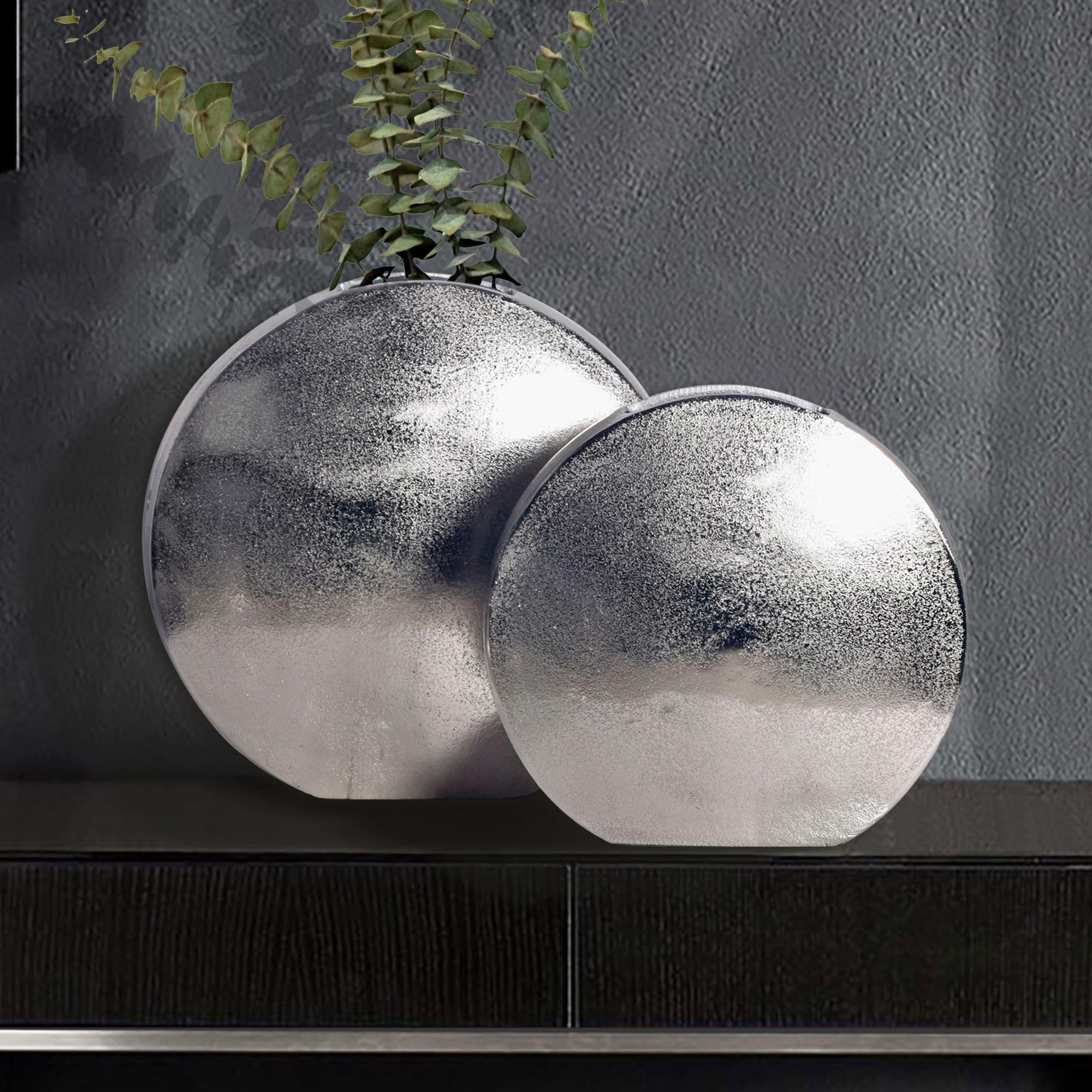 WOHNLING Dekovase 2er Set Aluminium Silber Rund, Blumenvase | Designvasen in 2 Größen als Eyecatcher, Tischvasen Metall stilvoll, Vasen handgefertigt, jedes Set ein Unikat