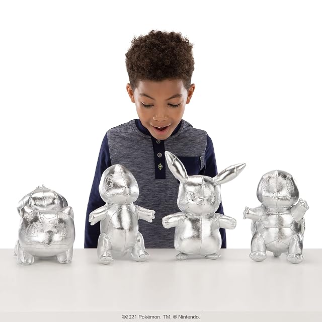 Foto 2 de 6 de Pokémon 674 PKW0237 EA 25th Celebration 8" Silver Bulbasaur Plush, Plateado