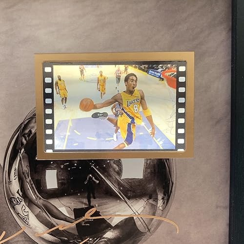 Miniatura 4 de ORIMAMI Póster Deportivo de Superestrella Kobe Bryant Enmarcado para Escritorio Foto Regalo 8x6 Pulgadas, con Mini Celda de Película Firmada de