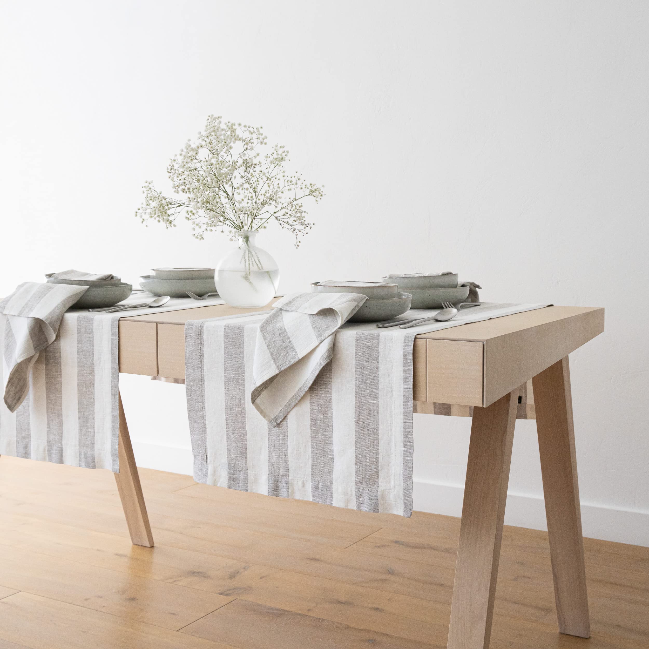 LinenMe Runner Da Tavolo In Lino 100% Philippe - Grigio, 50x131 Cm, Lavabile In Lavatrice, Elegante