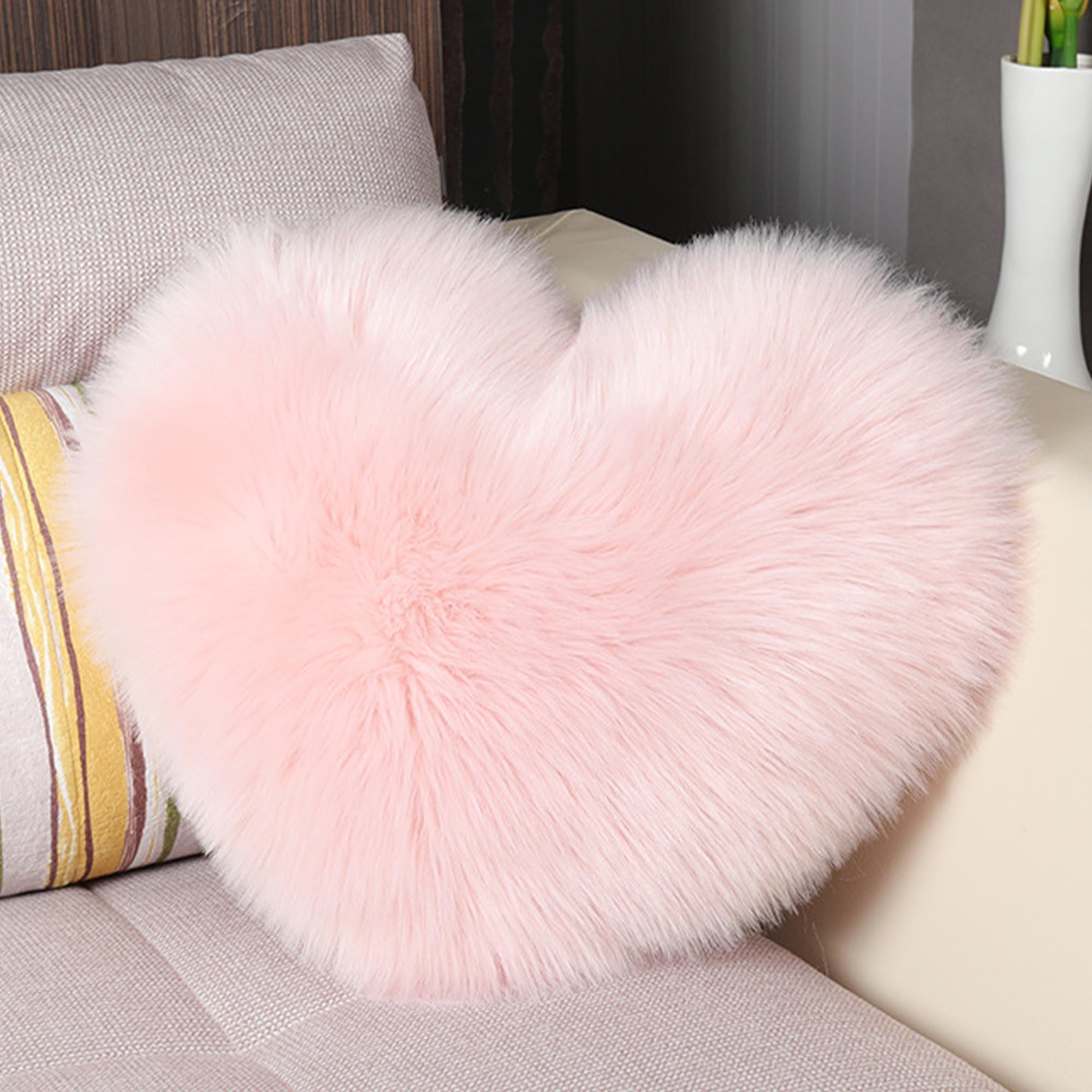 Throw Pillow Cushion Plush Cushion Heart Shaped Fluffy Soft Decorative Pillow Washable Warm & Cosy Home Decoration Gift For Girls Valentine Day for Living Room Sofa Bedroom 40 x 50 cm Pink