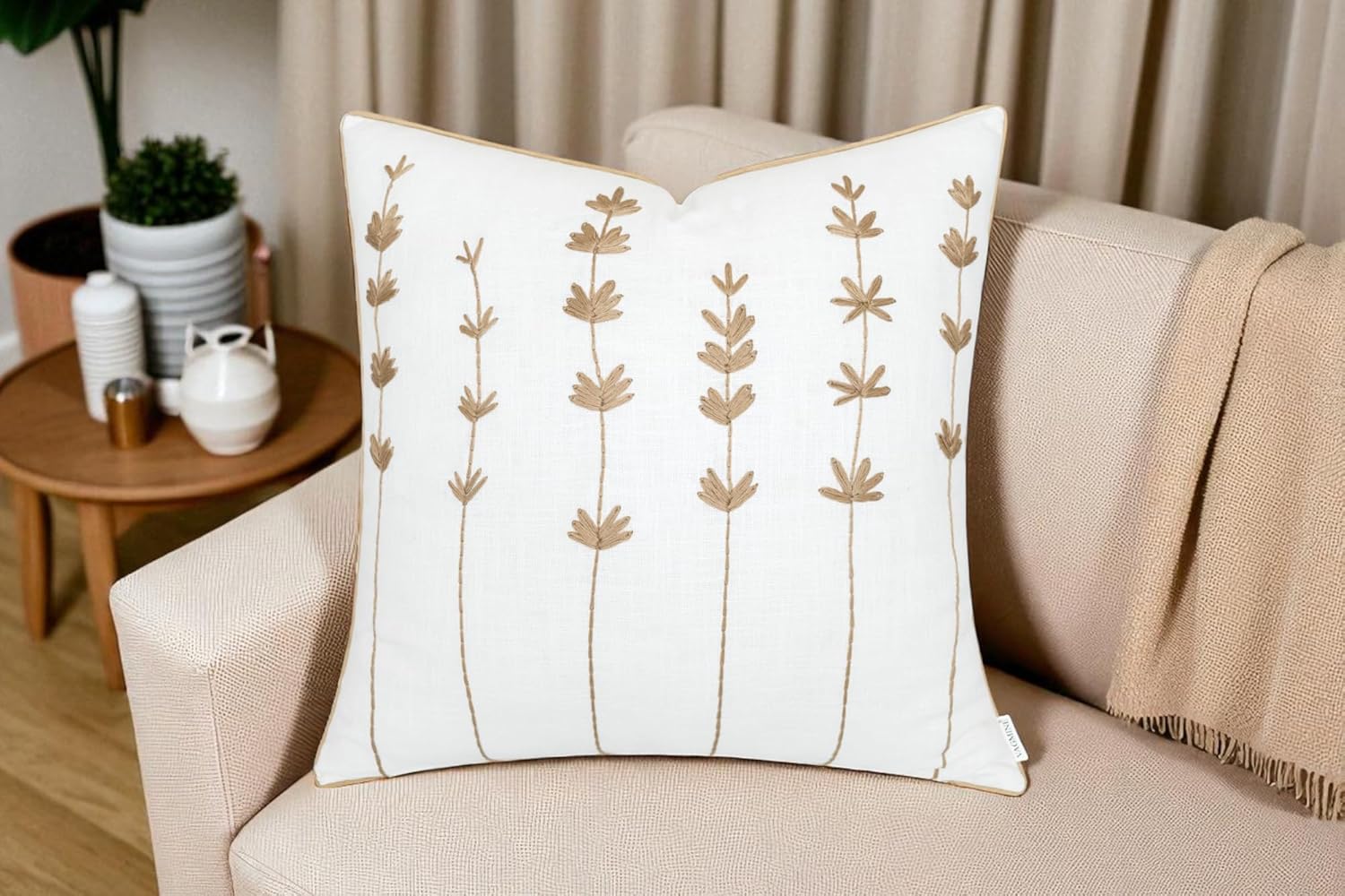 VAGMINE Hand Embroidered Cotton Throw Pillow Cover 20x20 – Off-White Square Decorative Accent Cushion for Sofa, Bed & Couch – Daisy