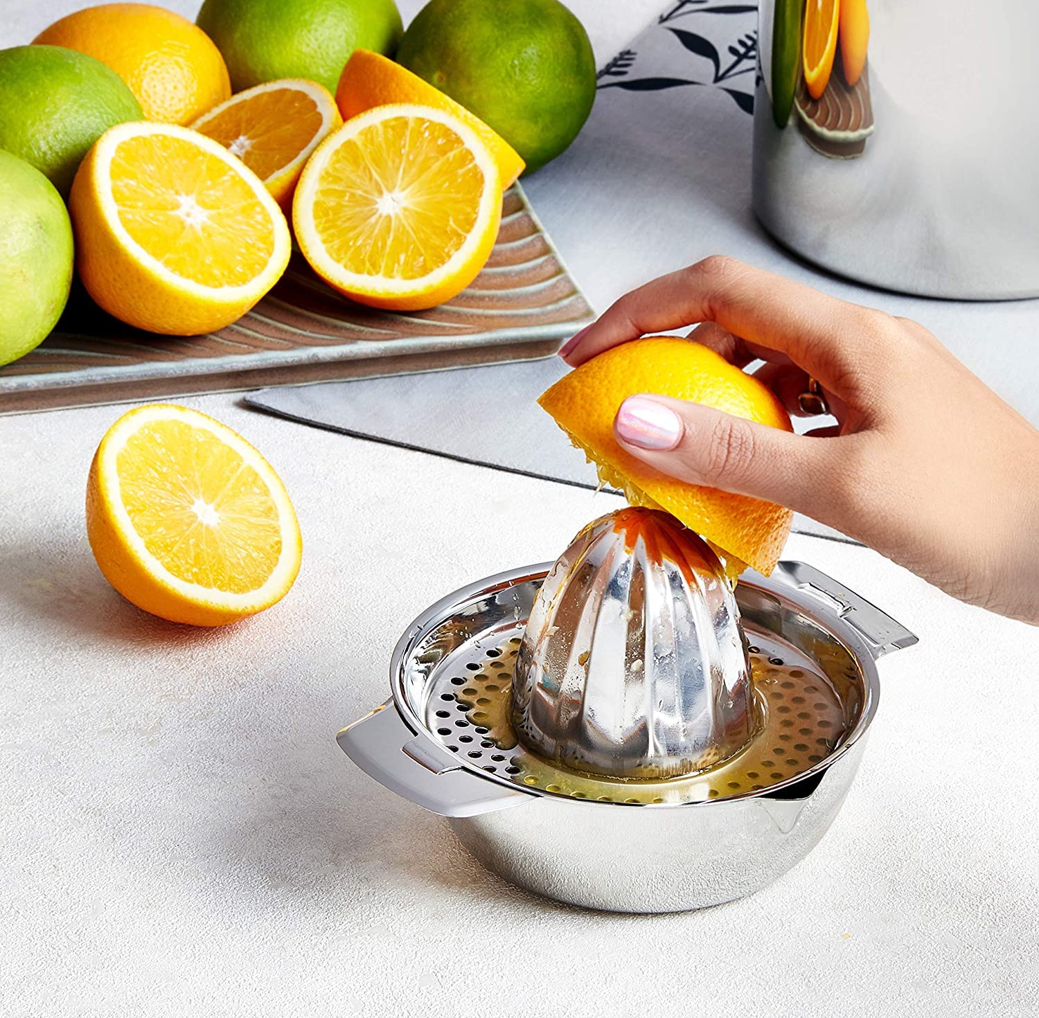 Buy Stainless Steel Manual Juicer Fruit Lemon Lime Orange Squeezer with  Bowl Juicer Strainer (1 Pc,Silver) Online at Low Prices in India - Amazon.in